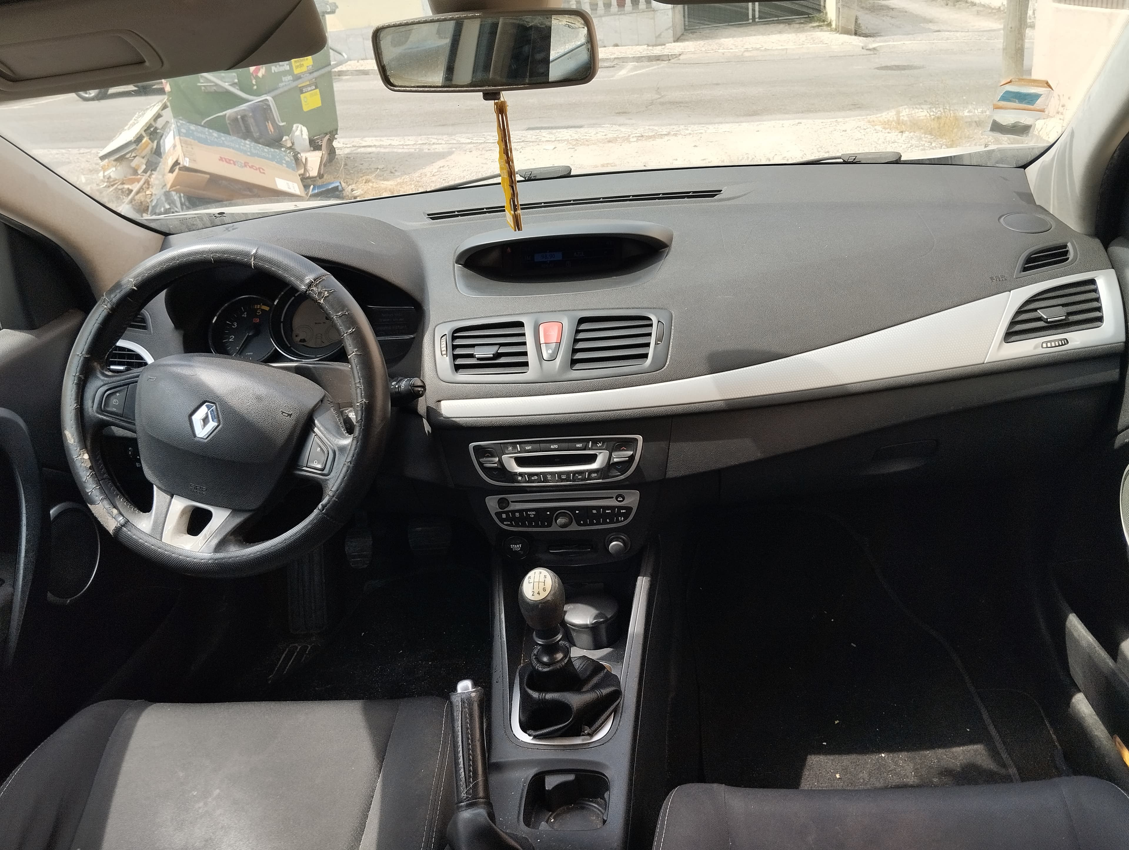 Renault Megane III Grandtour 1.5 dCi · Año 2009 — imagen 11