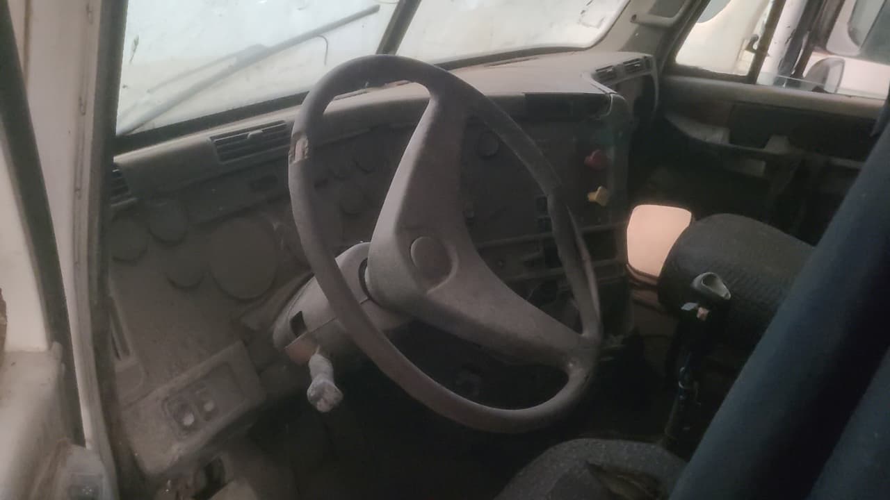 FREIGHTLINER Columbia - 2004 — imagem 3
