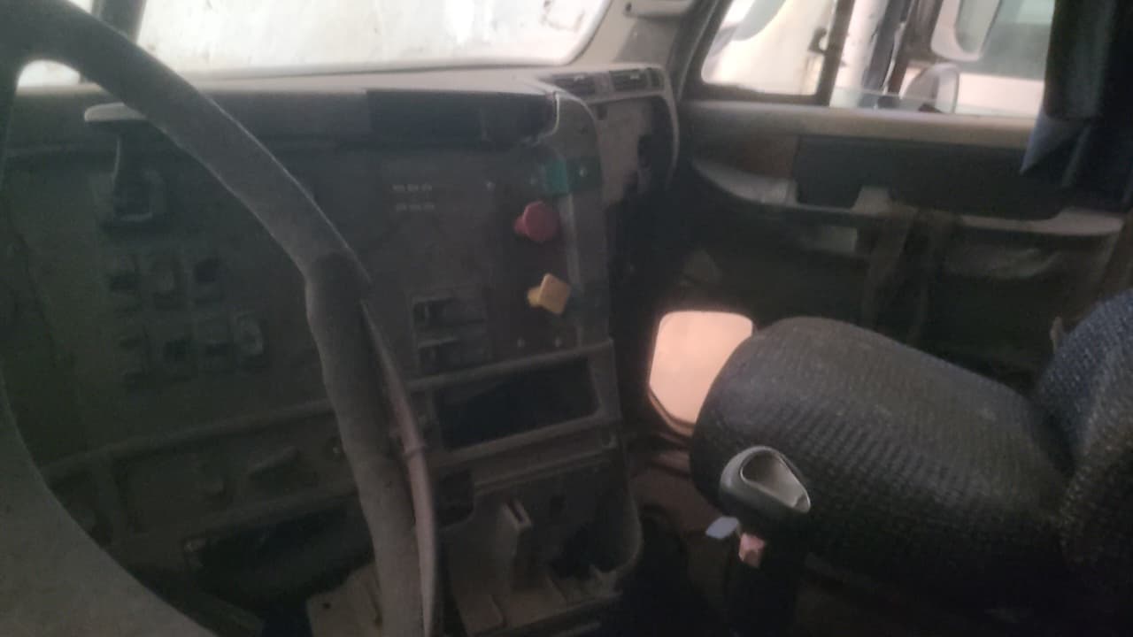 FREIGHTLINER Columbia - 2004 — imagem 4