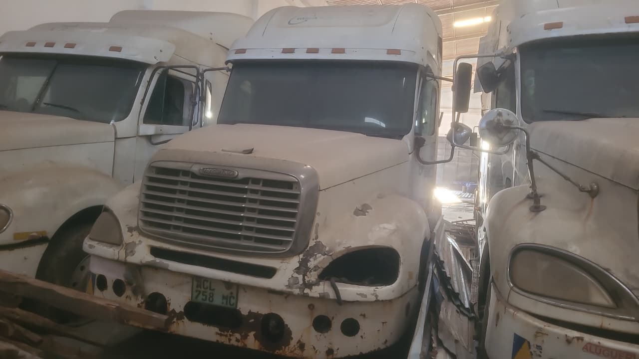 FREIGHTLINER Columbia - 2005
