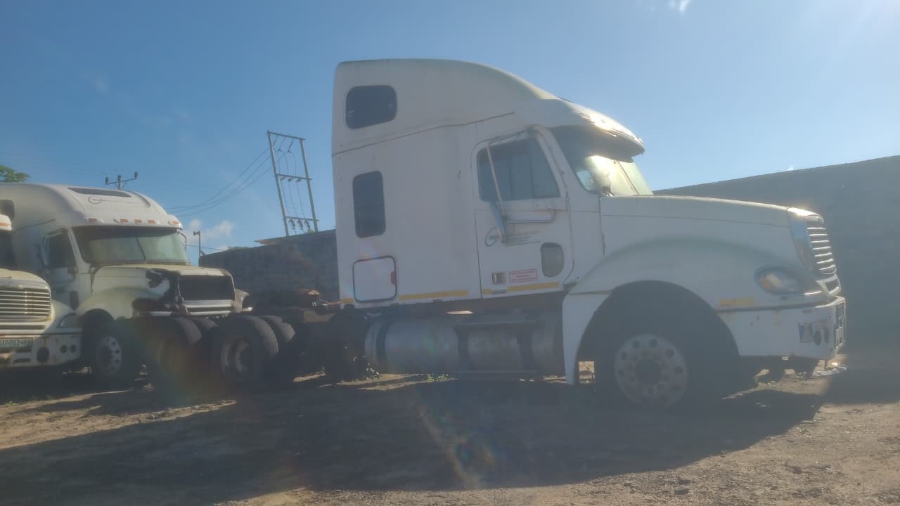 FREIGHTLINER Columbia - 20 - 2005 — image 10