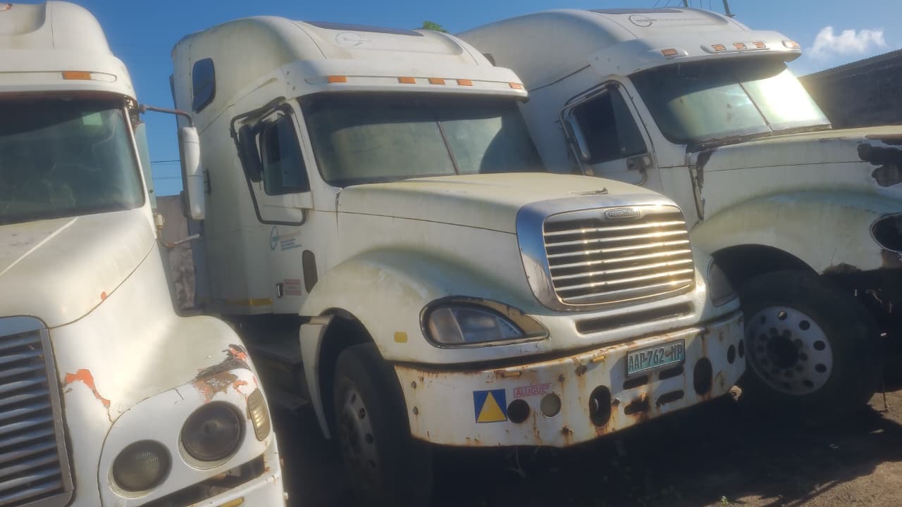 FREIGHTLINER CL120645T - 2003 — imagen 2
