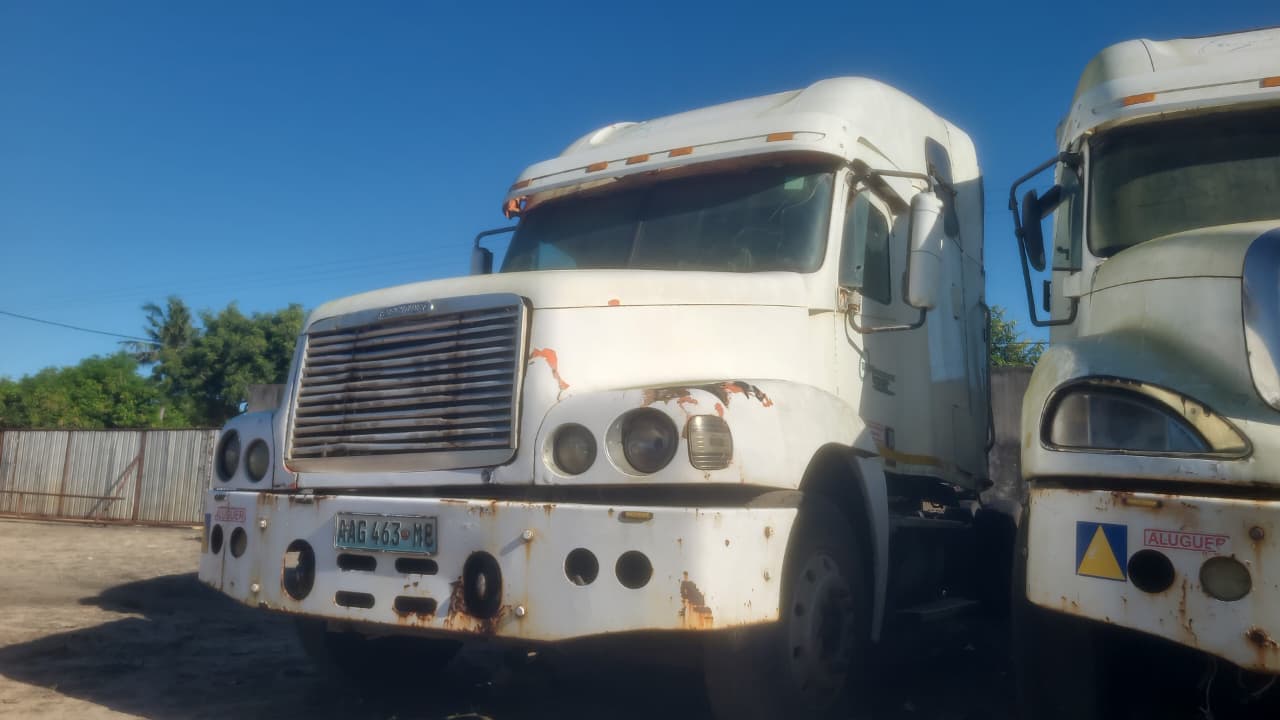 FREIGHTLINER Right - 2004 — imagen 2