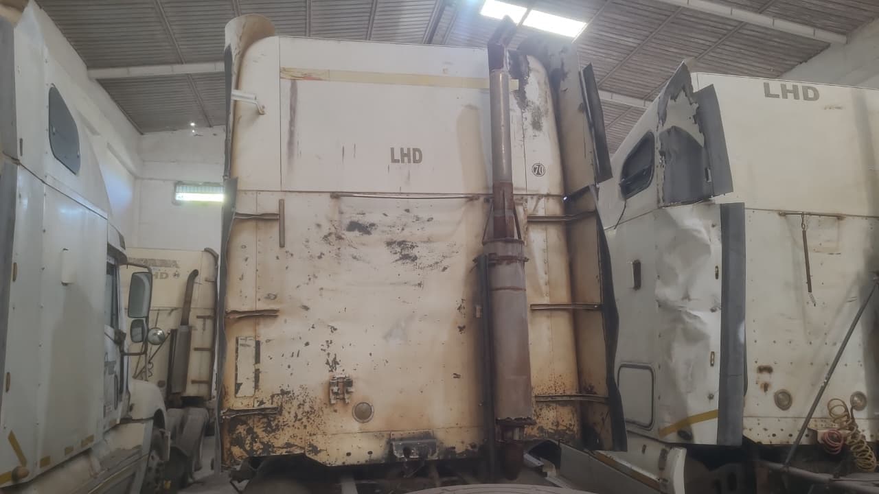 FREIGHTLINER CL12064ST5 - 2006 — imagen 2