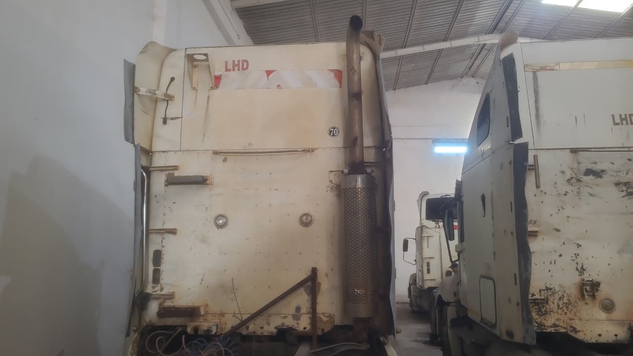 FREIGHTLINER CL120645T - 2005 — image 10