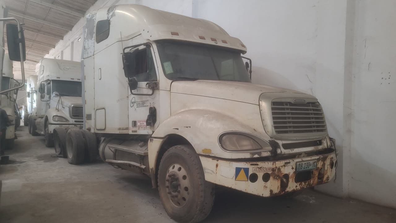 FREIGHTLINER CL120064ST - 2005 — imagen 4