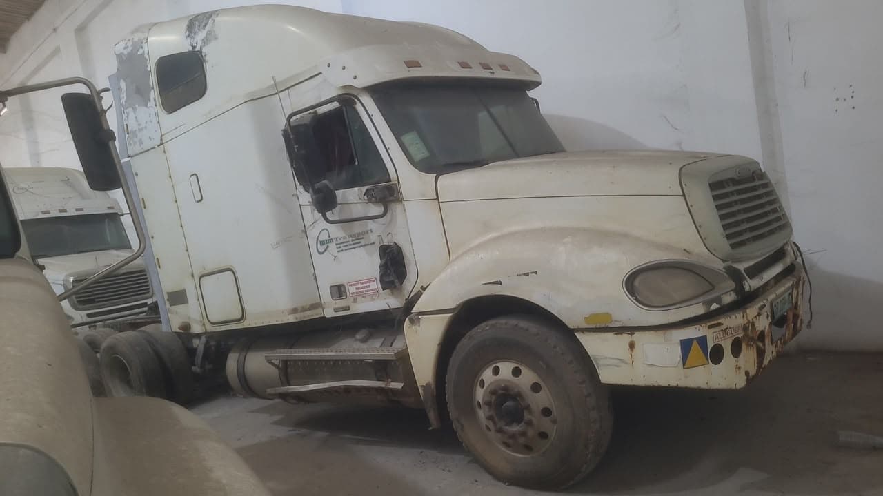 FREIGHTLINER CL120064ST - 2005 — imagen 3