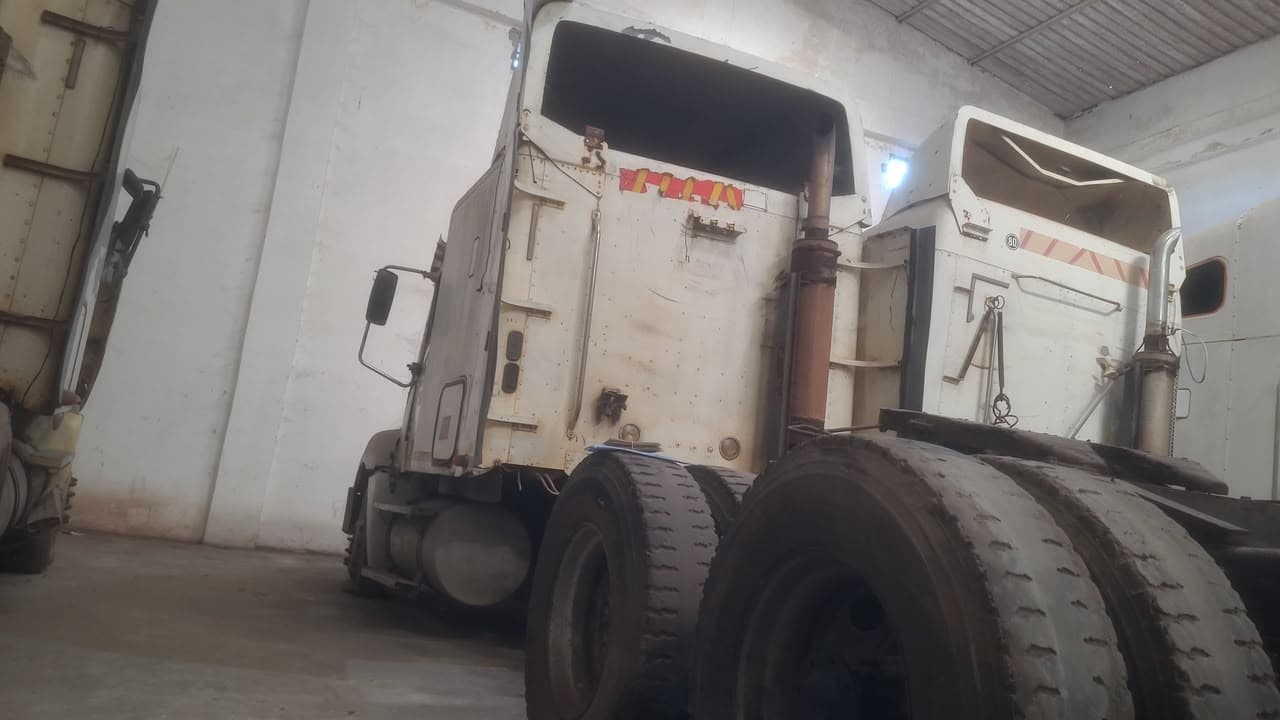 FREIGHTLINER CL120645T - 2001 — imagen 4