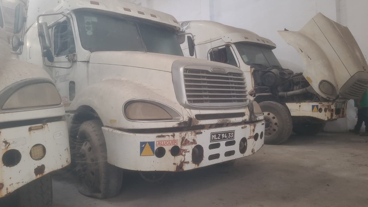 FREIGHTLINER CL120645T - 2001 — imagen 3