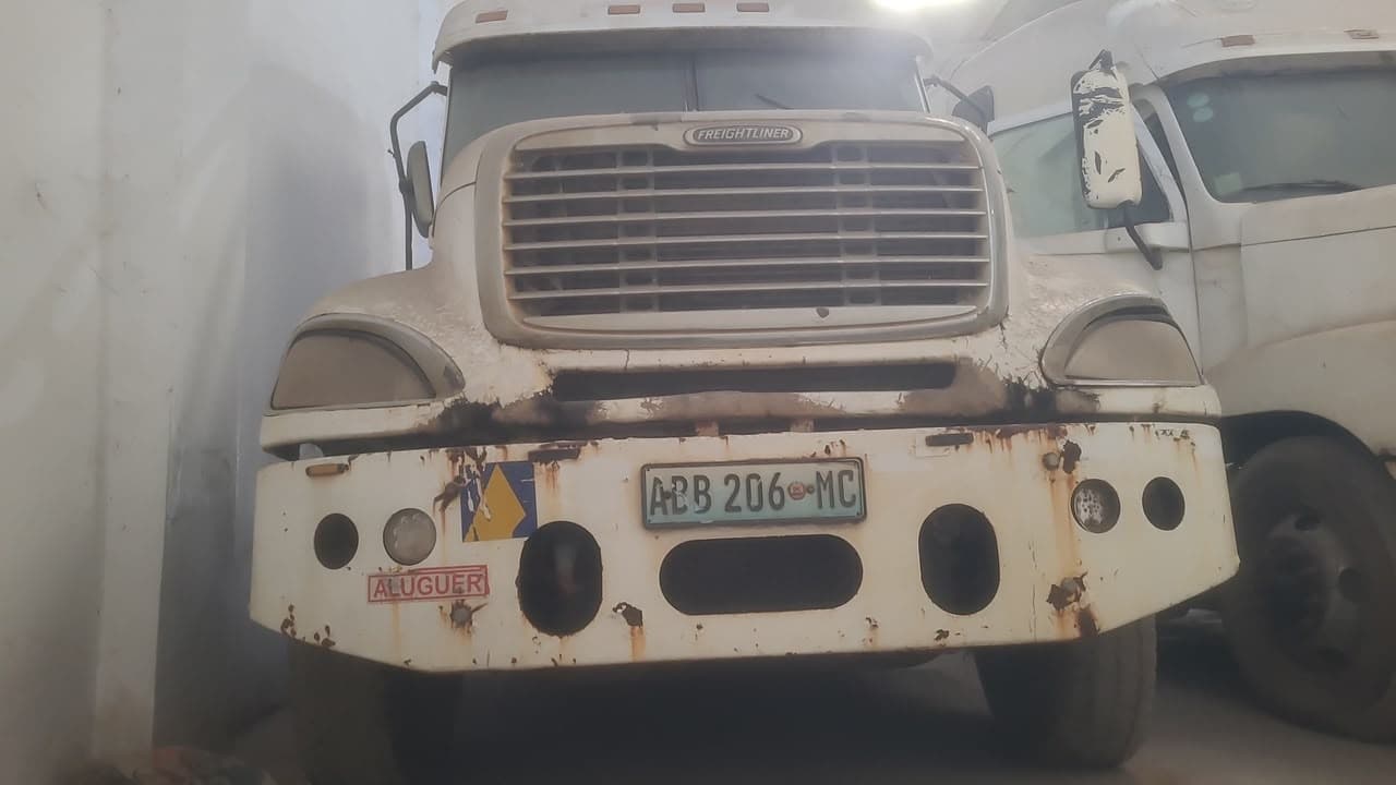 FREIGHTLINER CL 1200645T - 2005