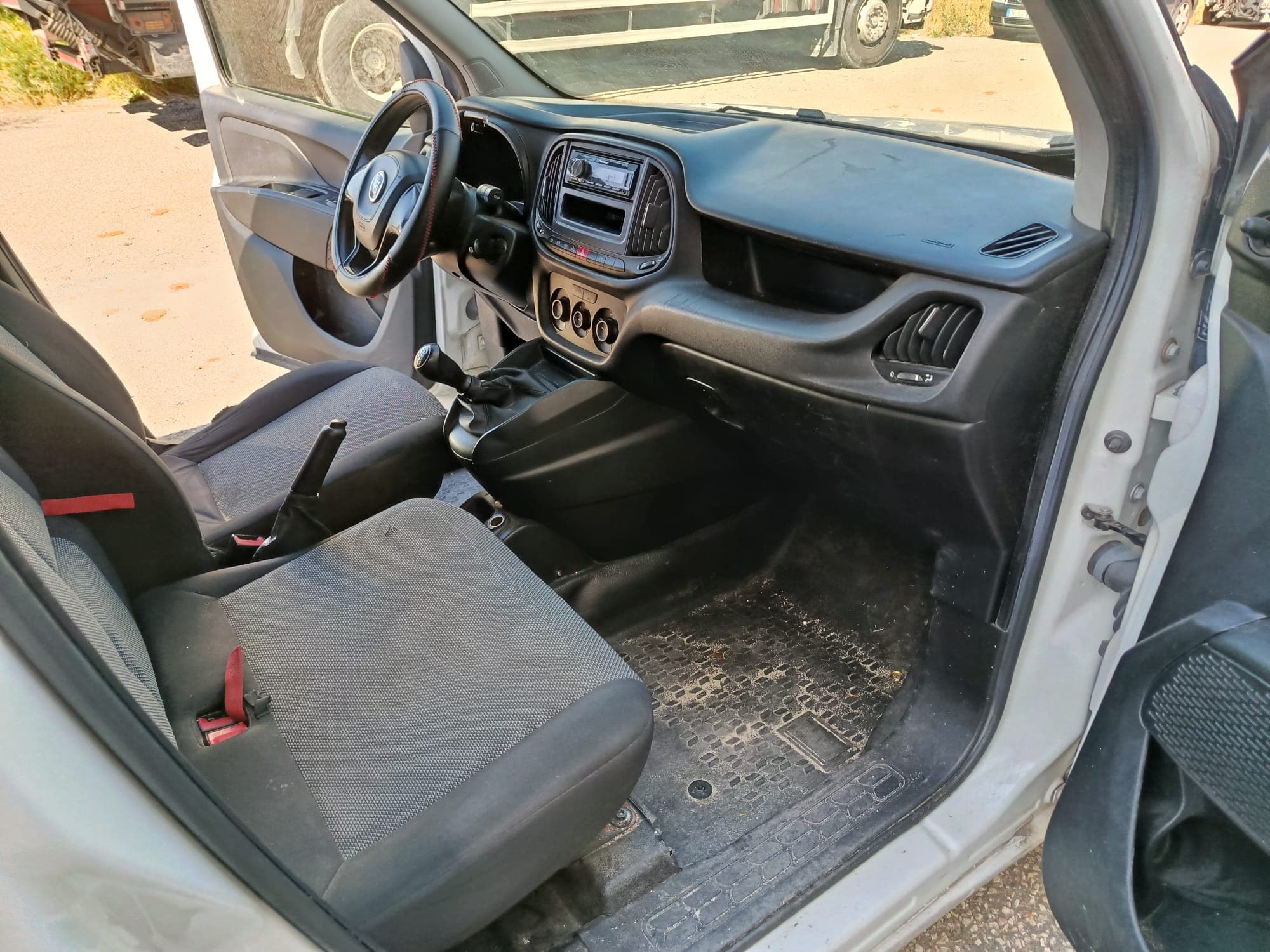 Fiat Doblo · Ano 2017 — imagen 19