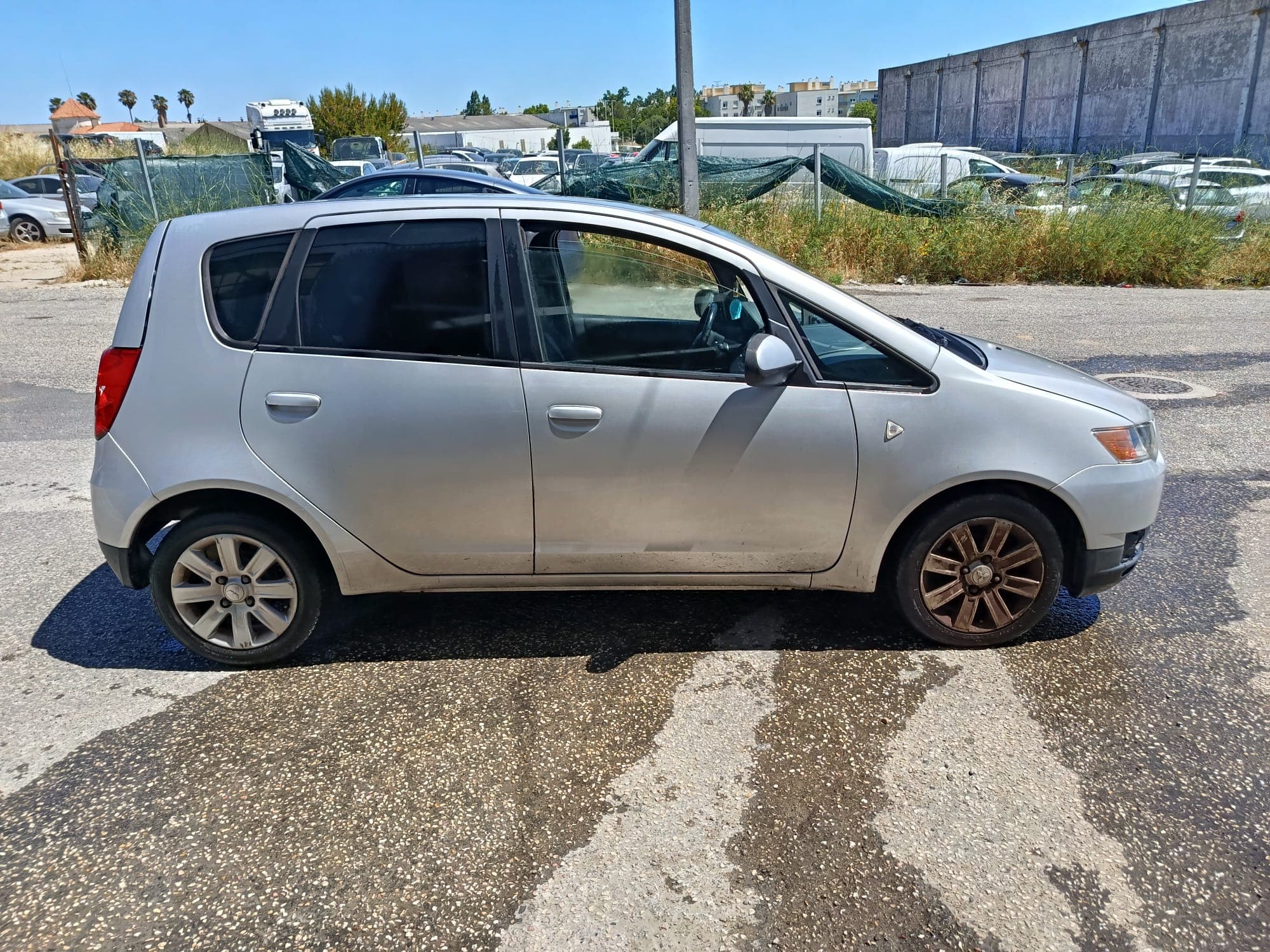Mitsubishi Colt · Ano 2011 — imagen 7