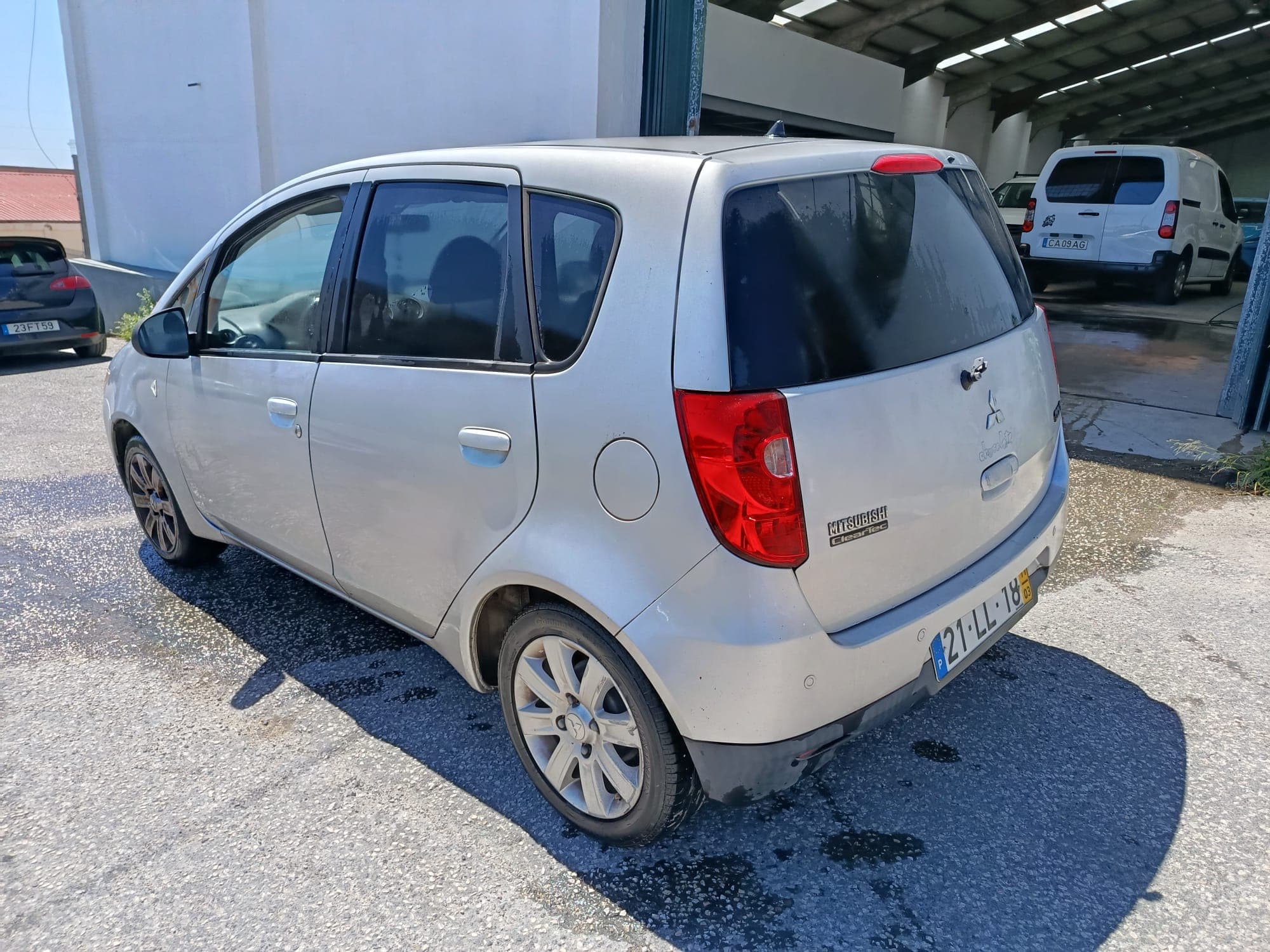 Mitsubishi Colt · Ano 2011 — imagen 5