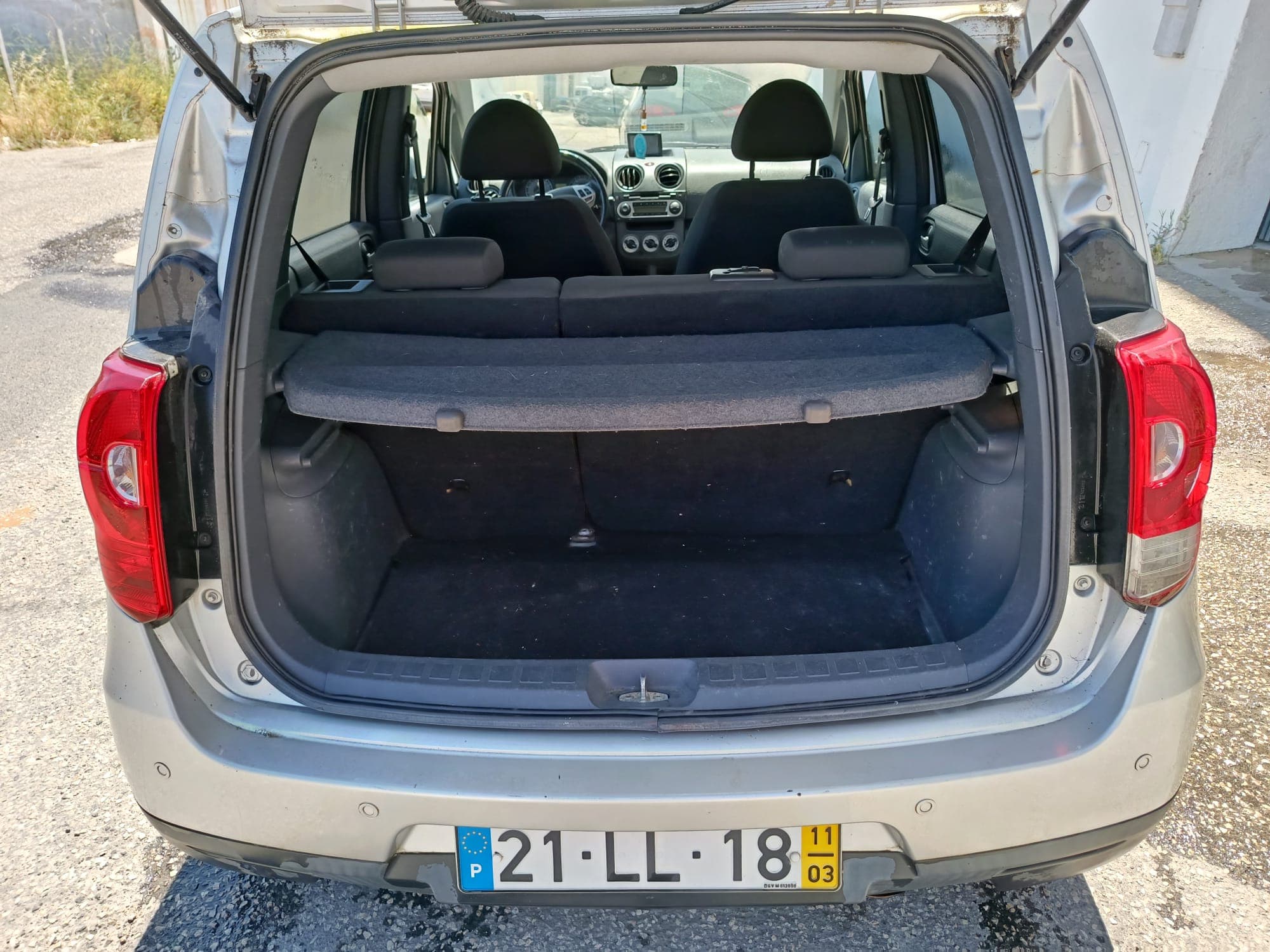 Mitsubishi Colt · Ano 2011 — imagen 14