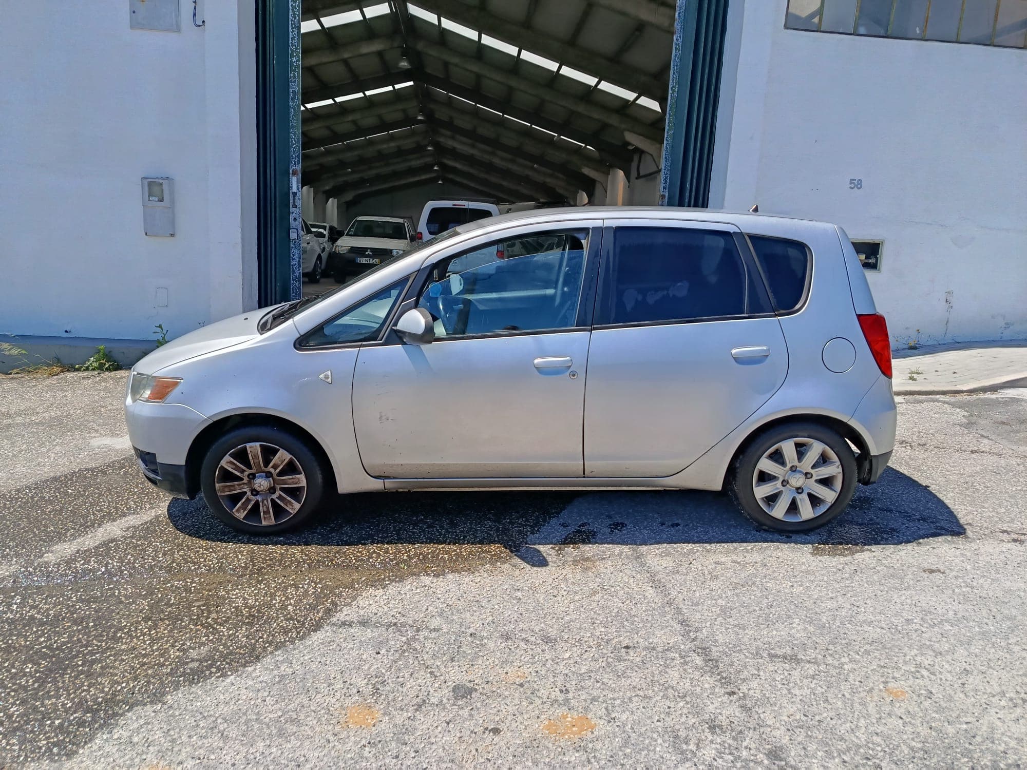 Mitsubishi Colt · Ano 2011 — imagen 4