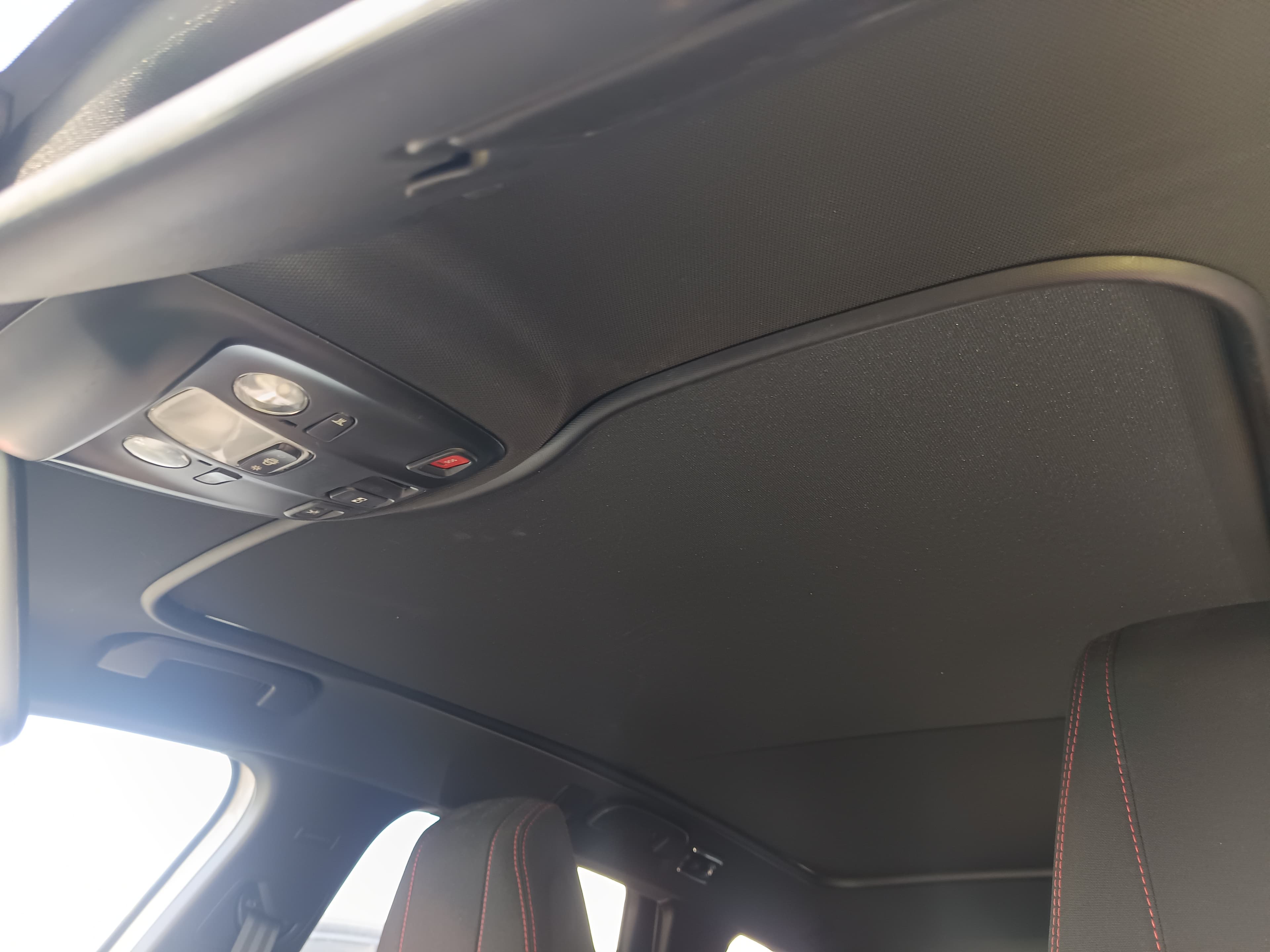 Peugeot 308 · Ano 2014 — image 39