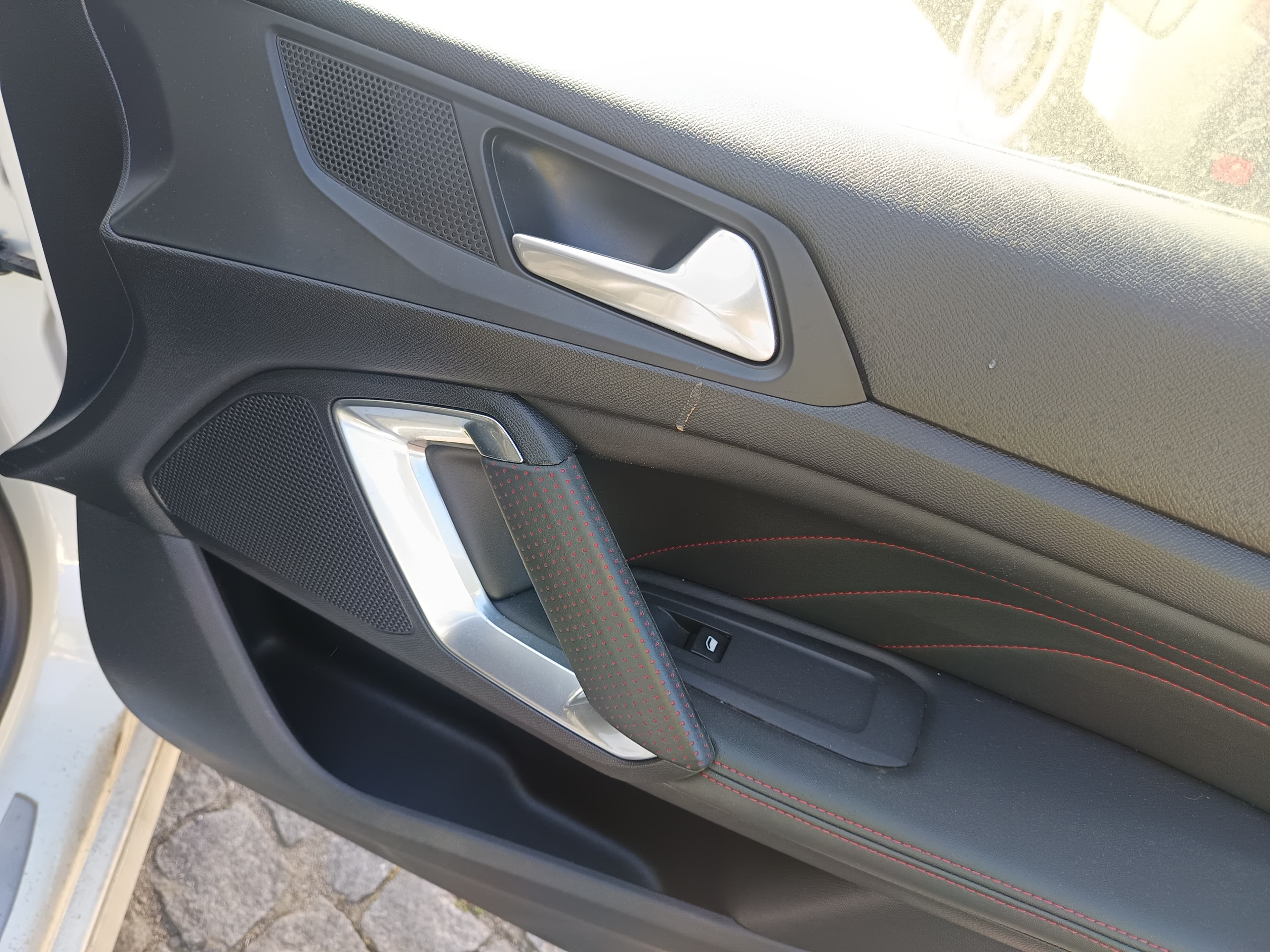 Peugeot 308 · Ano 2014 — image 32
