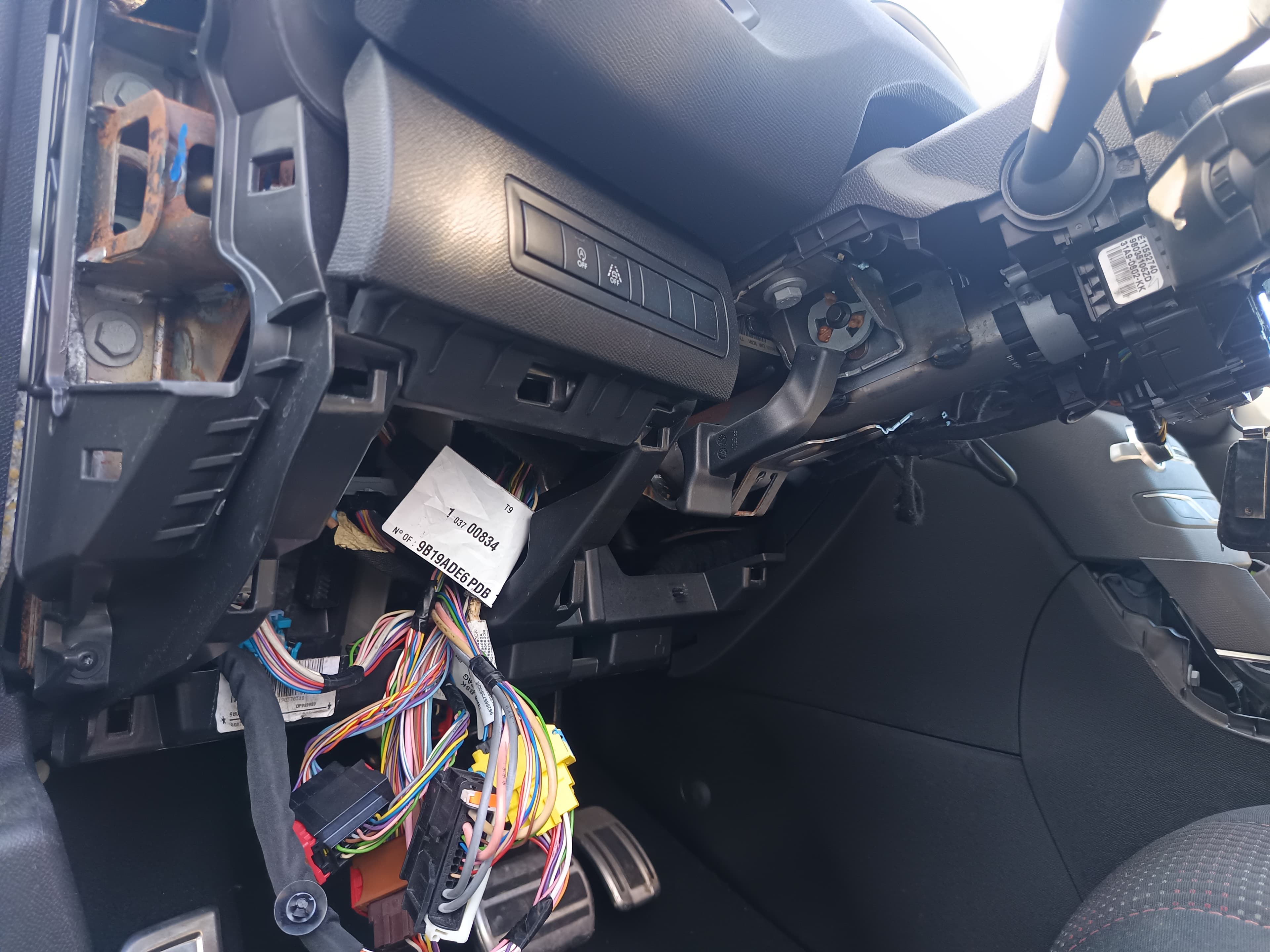 Peugeot 308 · Ano 2014 — image 37