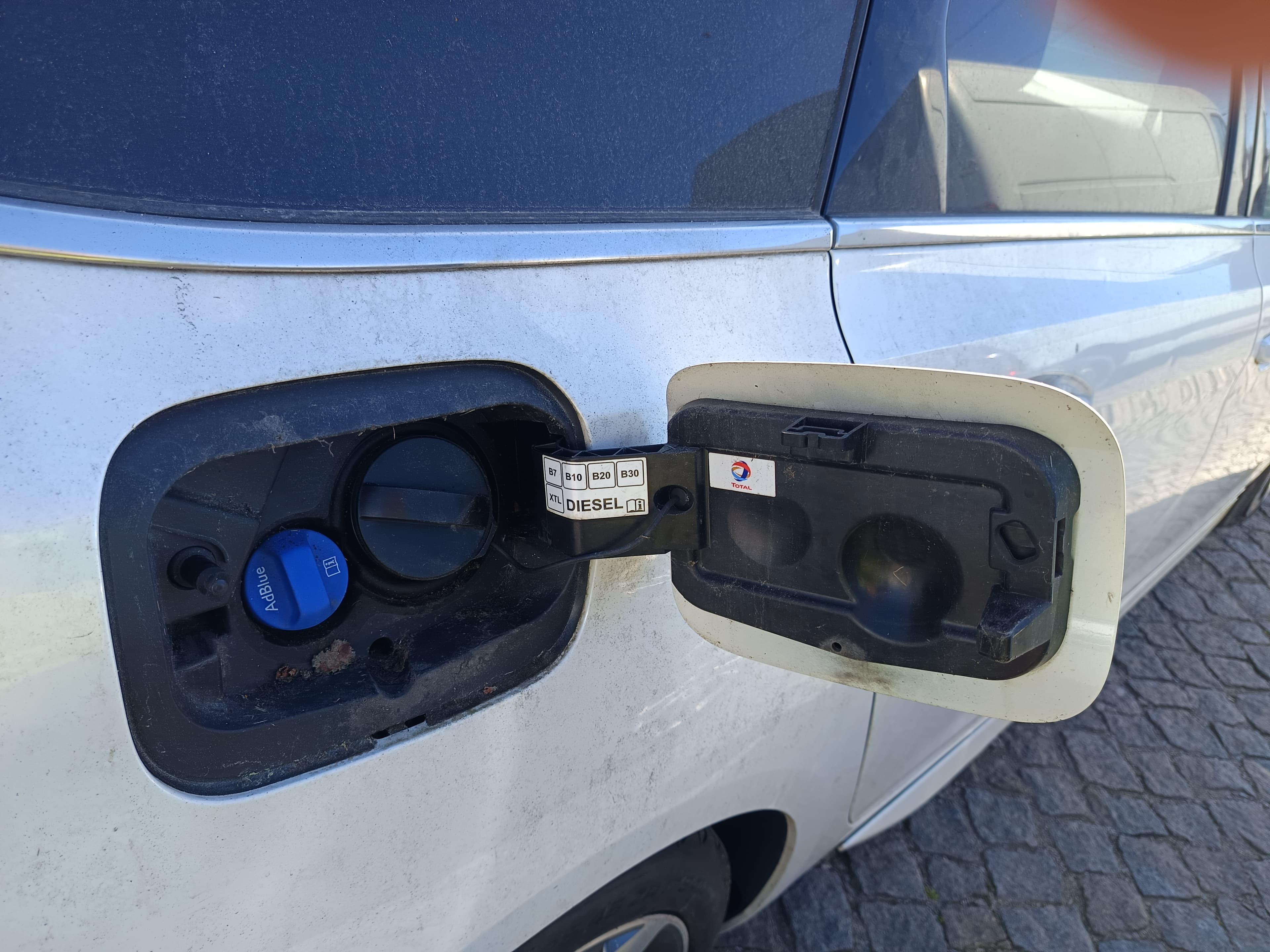 Peugeot 308 · Ano 2014 — image 21