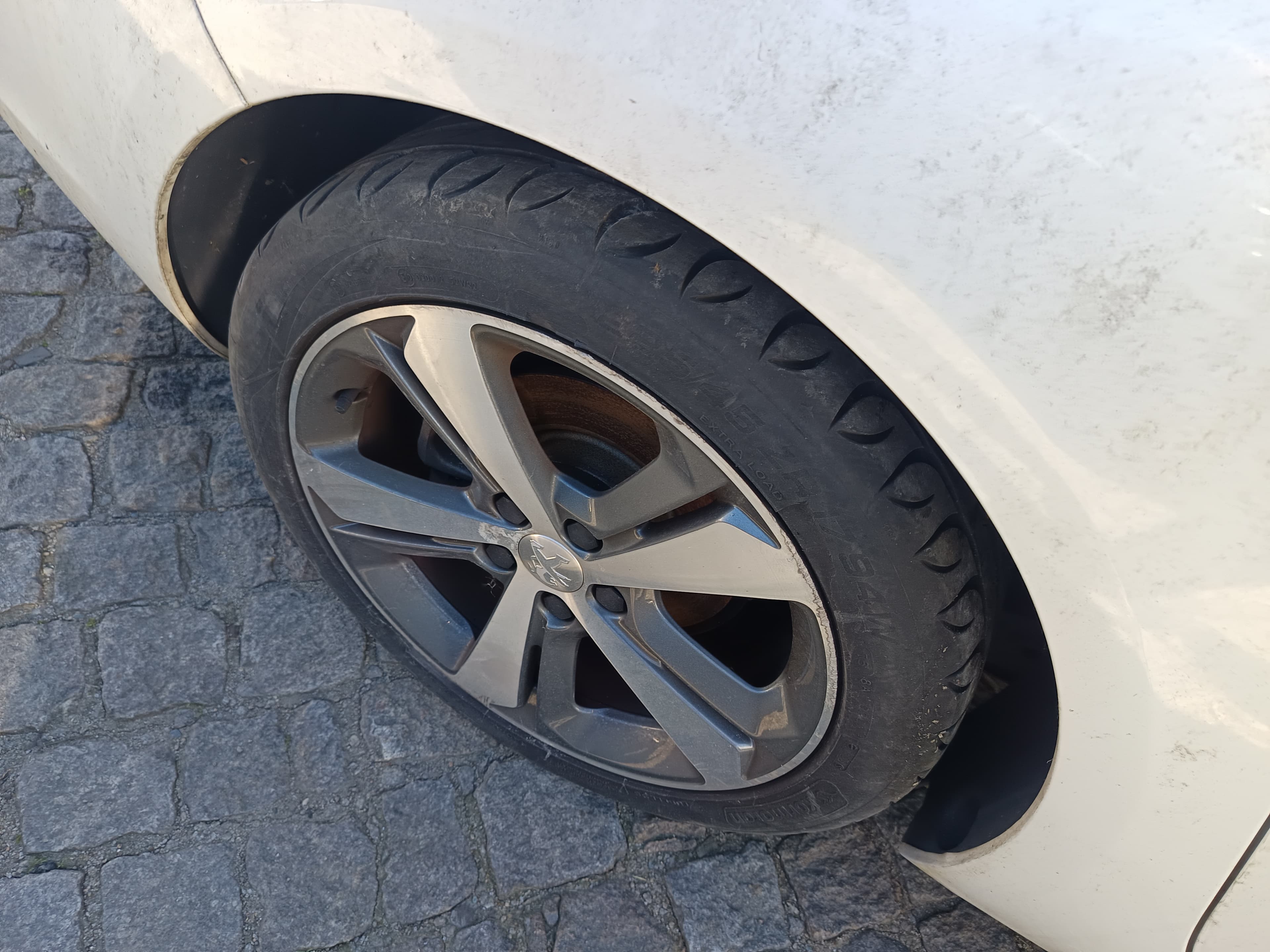 Peugeot 308 · Ano 2014 — image 19