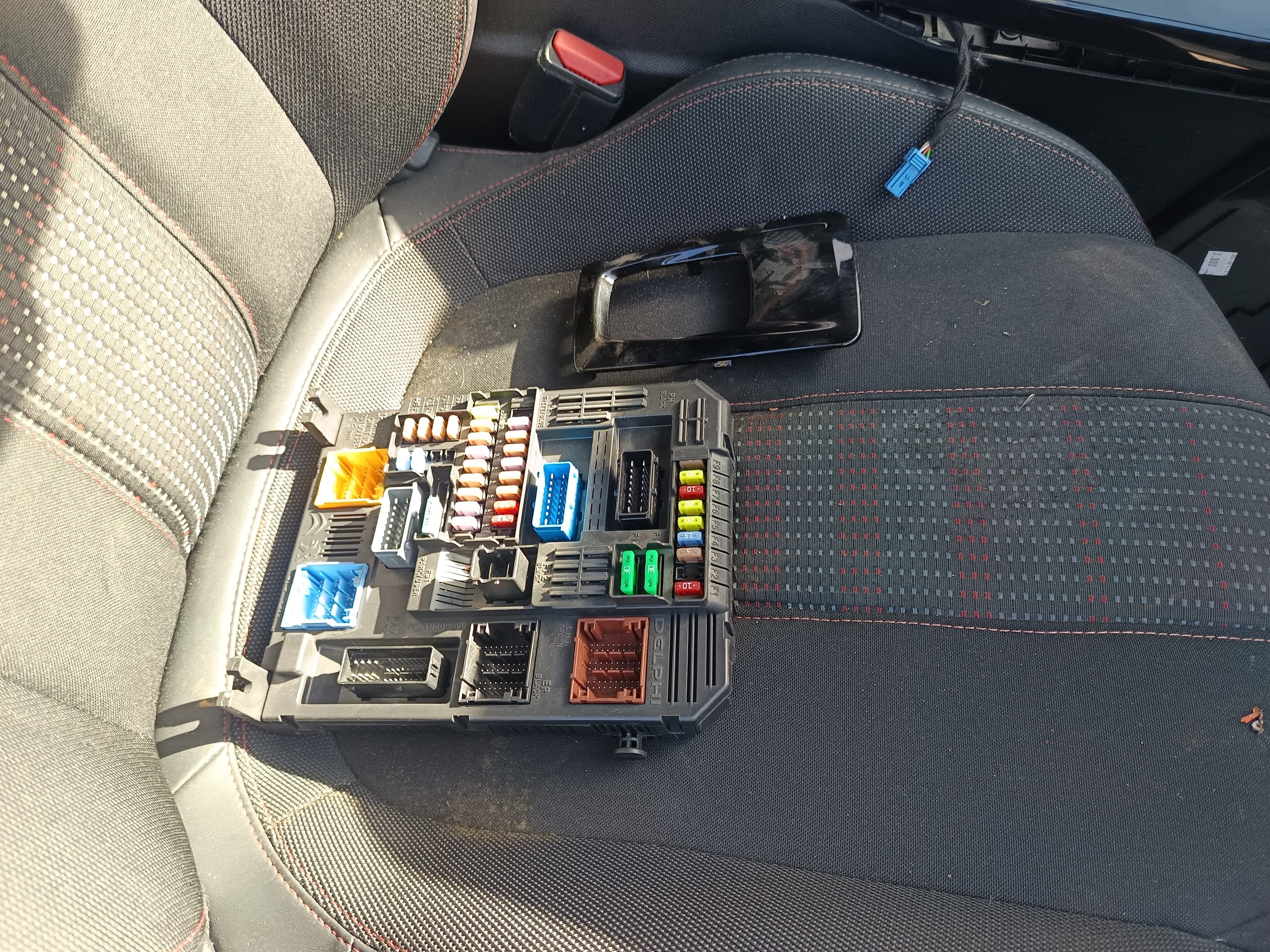 Peugeot 308 · Ano 2014 — image 30