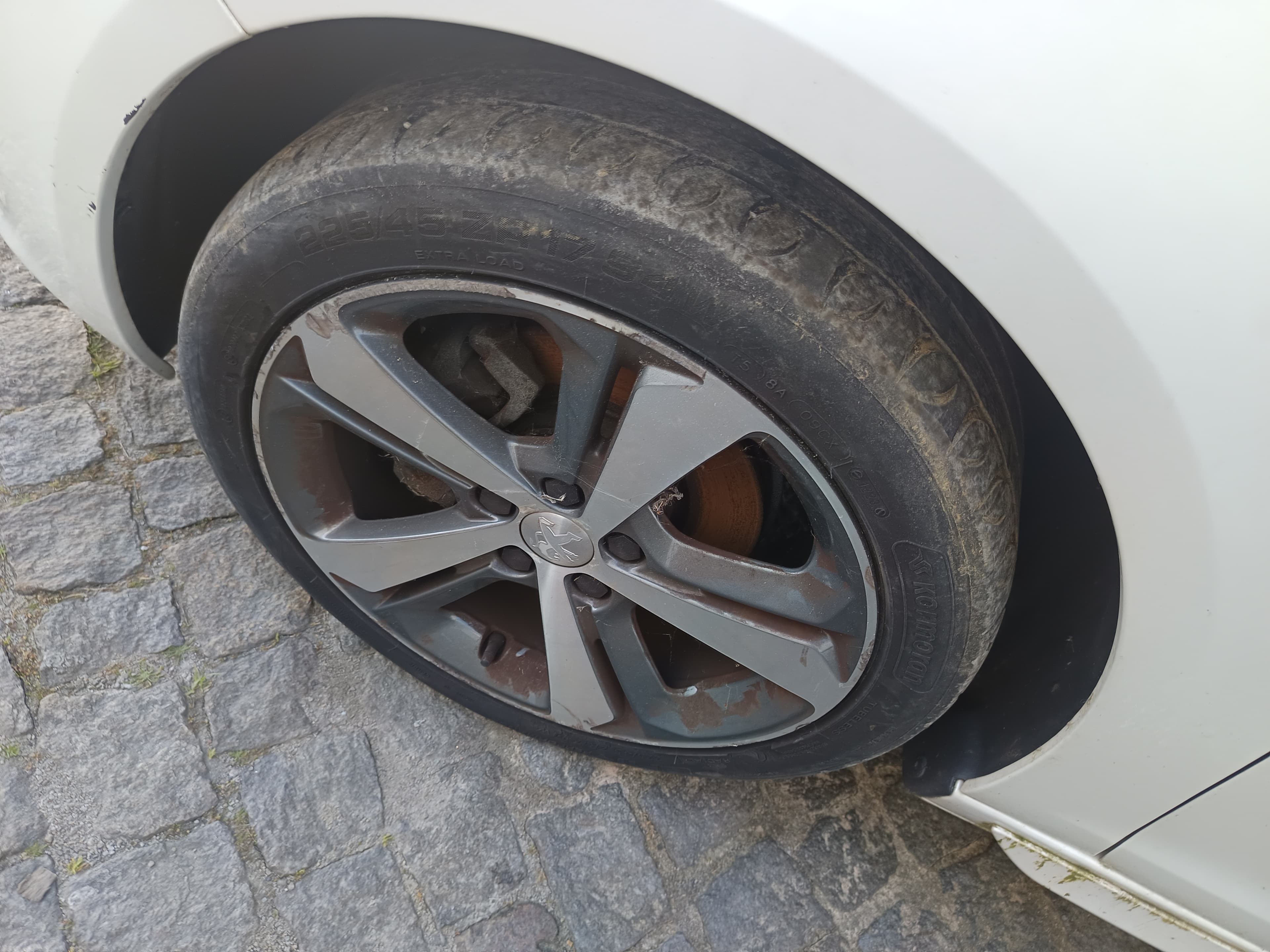 Peugeot 308 · Ano 2014 — image 17
