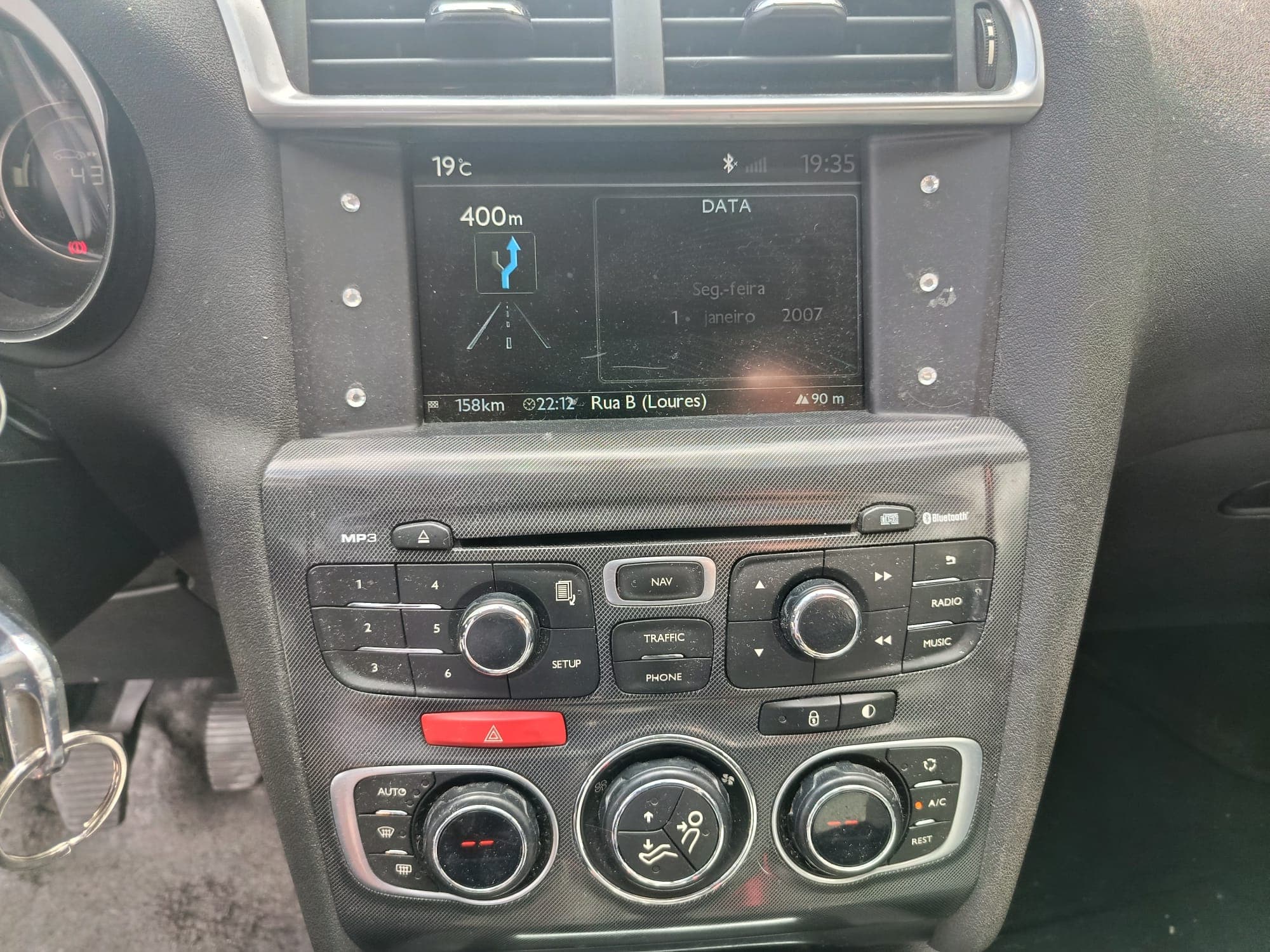 Citroën C4 · Ano 2013 — imagen 13