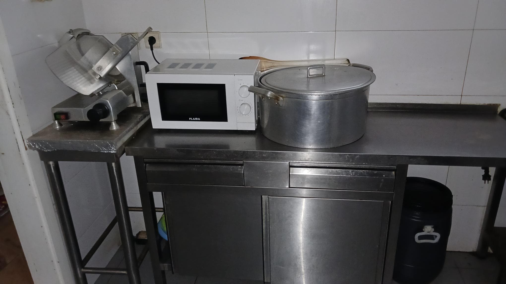 Loja + Equipamento de Hotelaria · Vieira do Minho — image 34