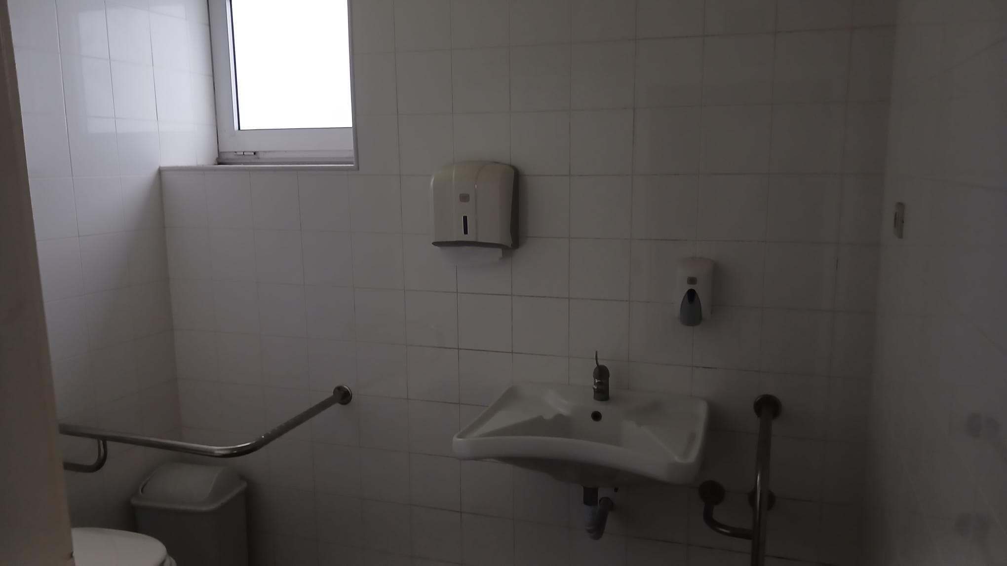 Loja + Equipamento de Hotelaria · Vieira do Minho — image 6