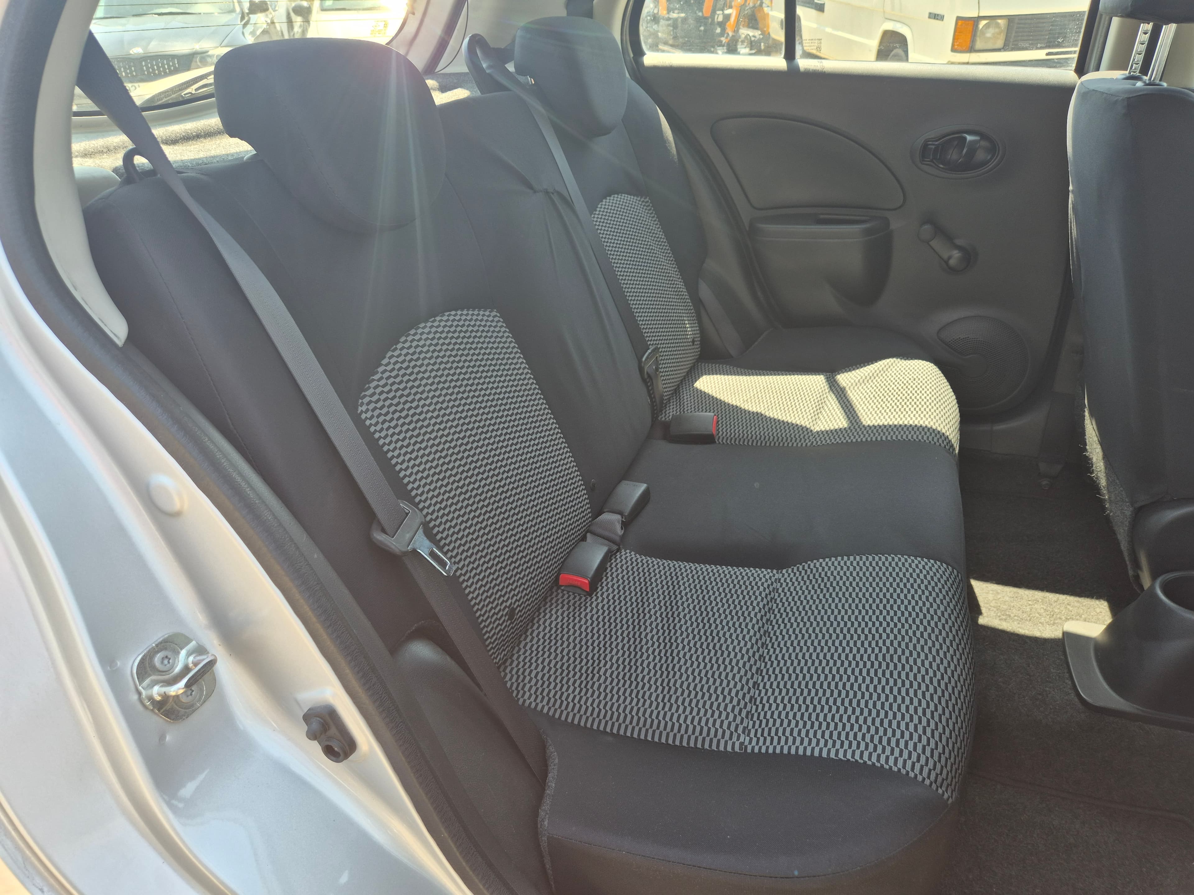 Nissan Micra · Ano 2016 — imagen 17