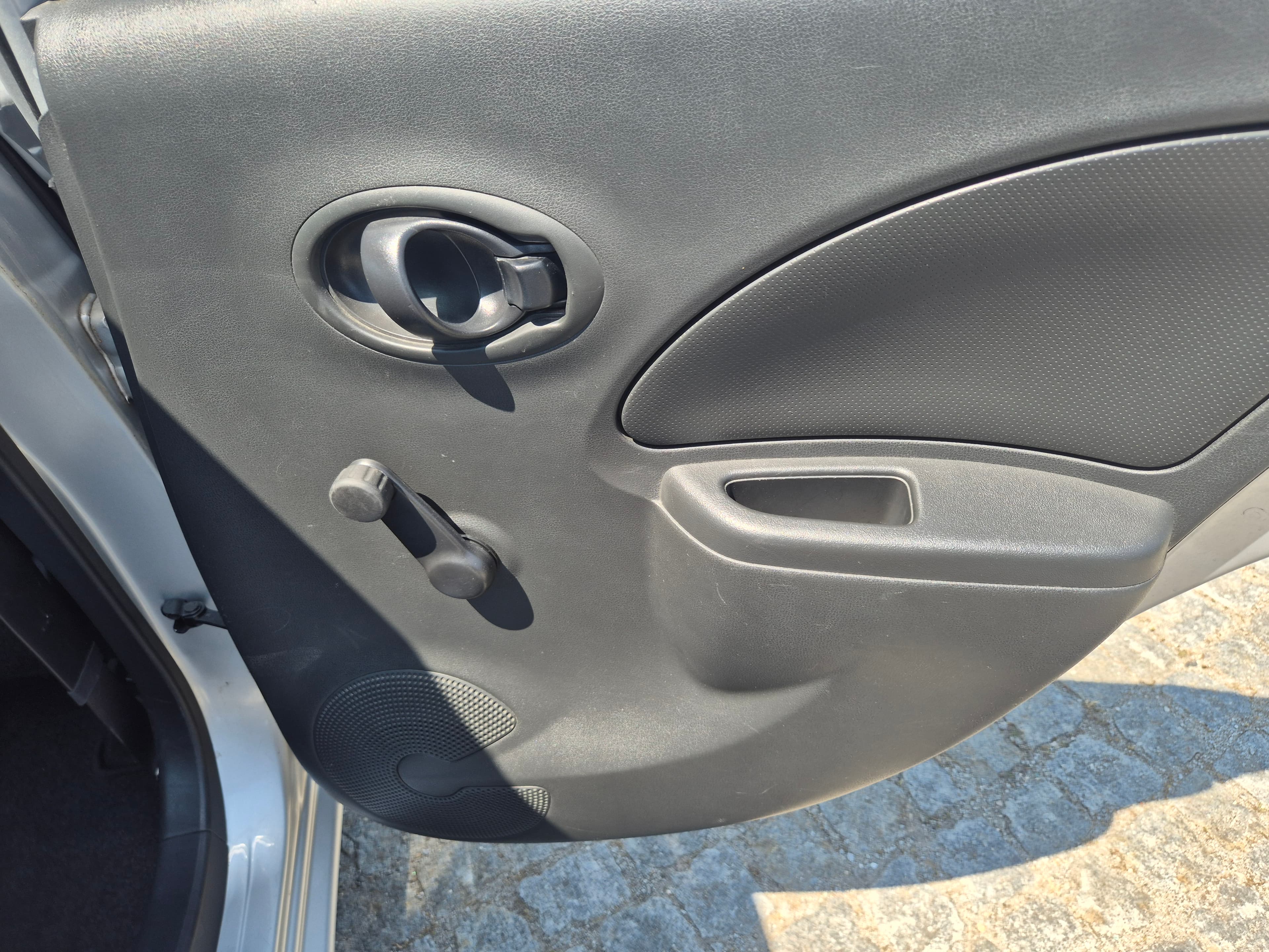 Nissan Micra · Ano 2016 — imagen 16