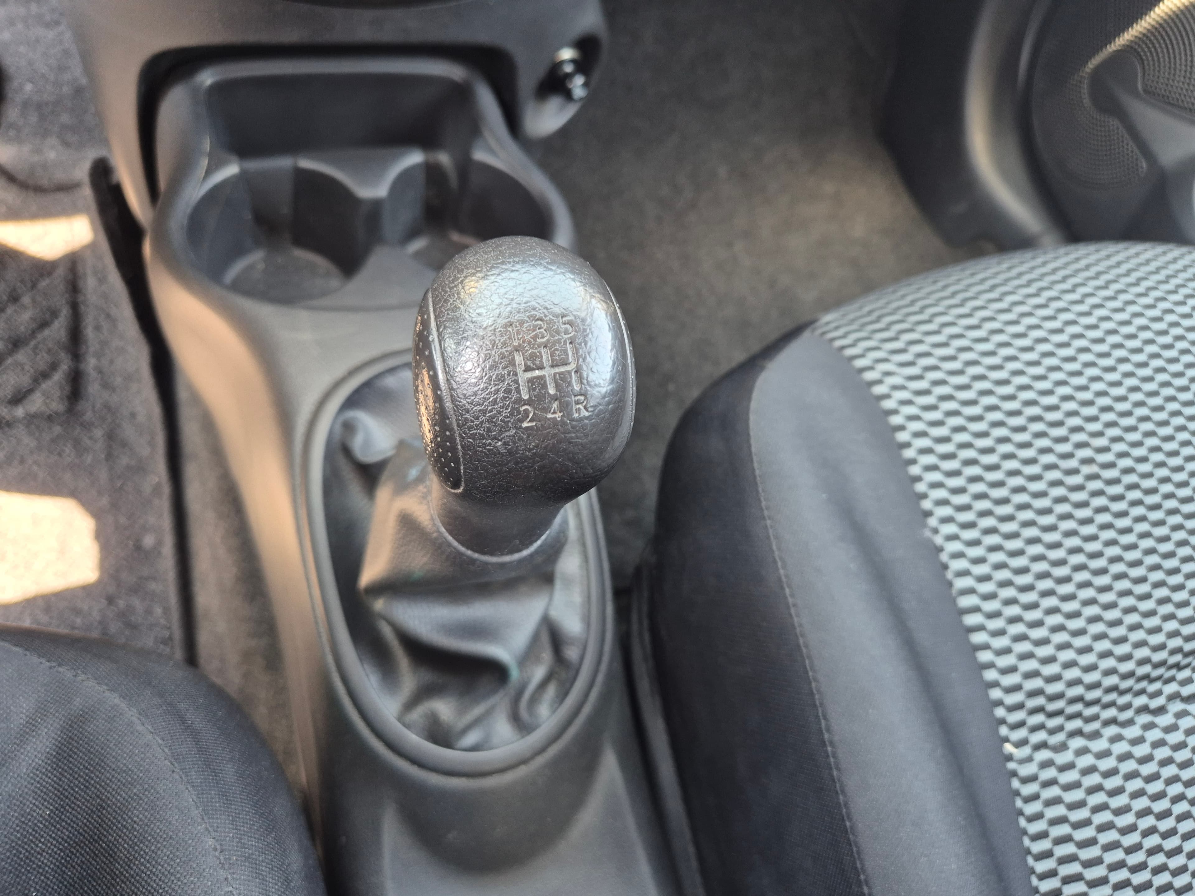 Nissan Micra · Ano 2016 — imagen 38