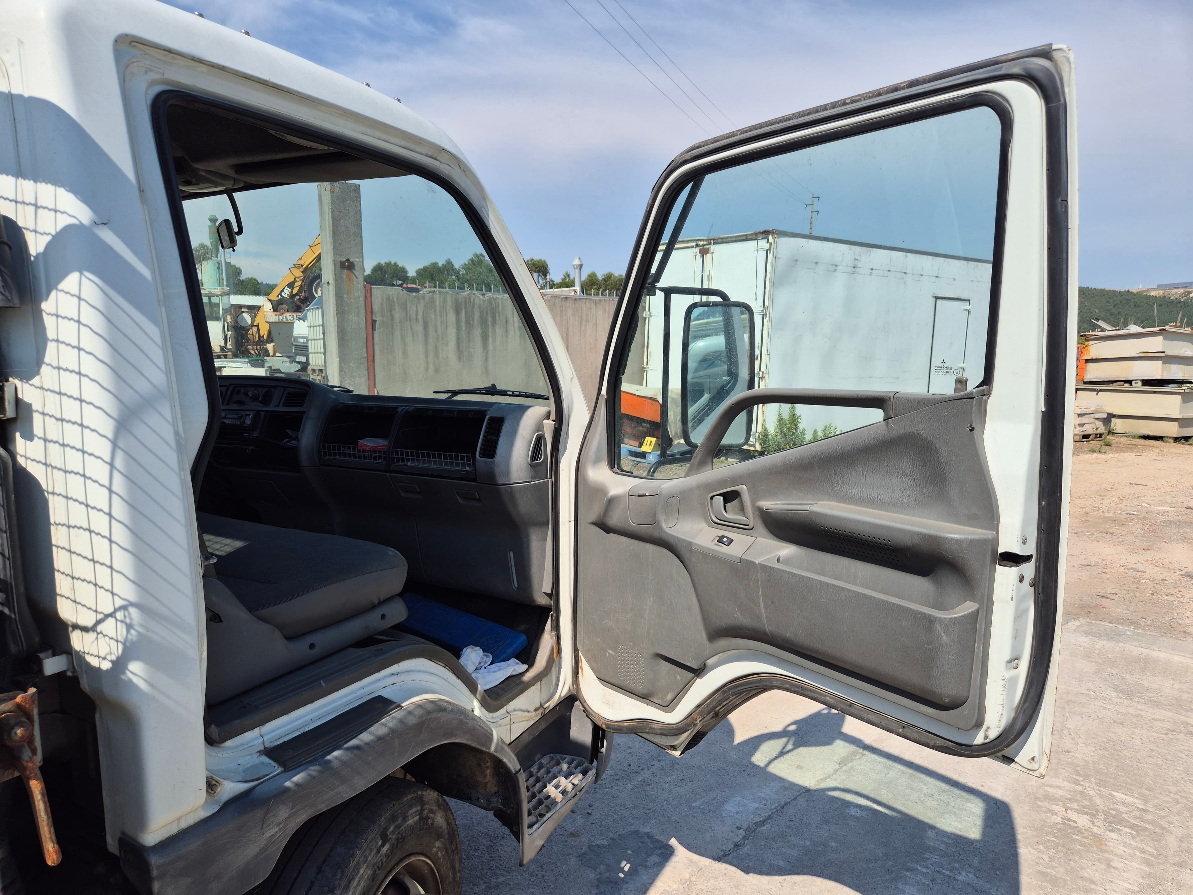 Mitsubishi Canter · Año 1998 — imagen 17