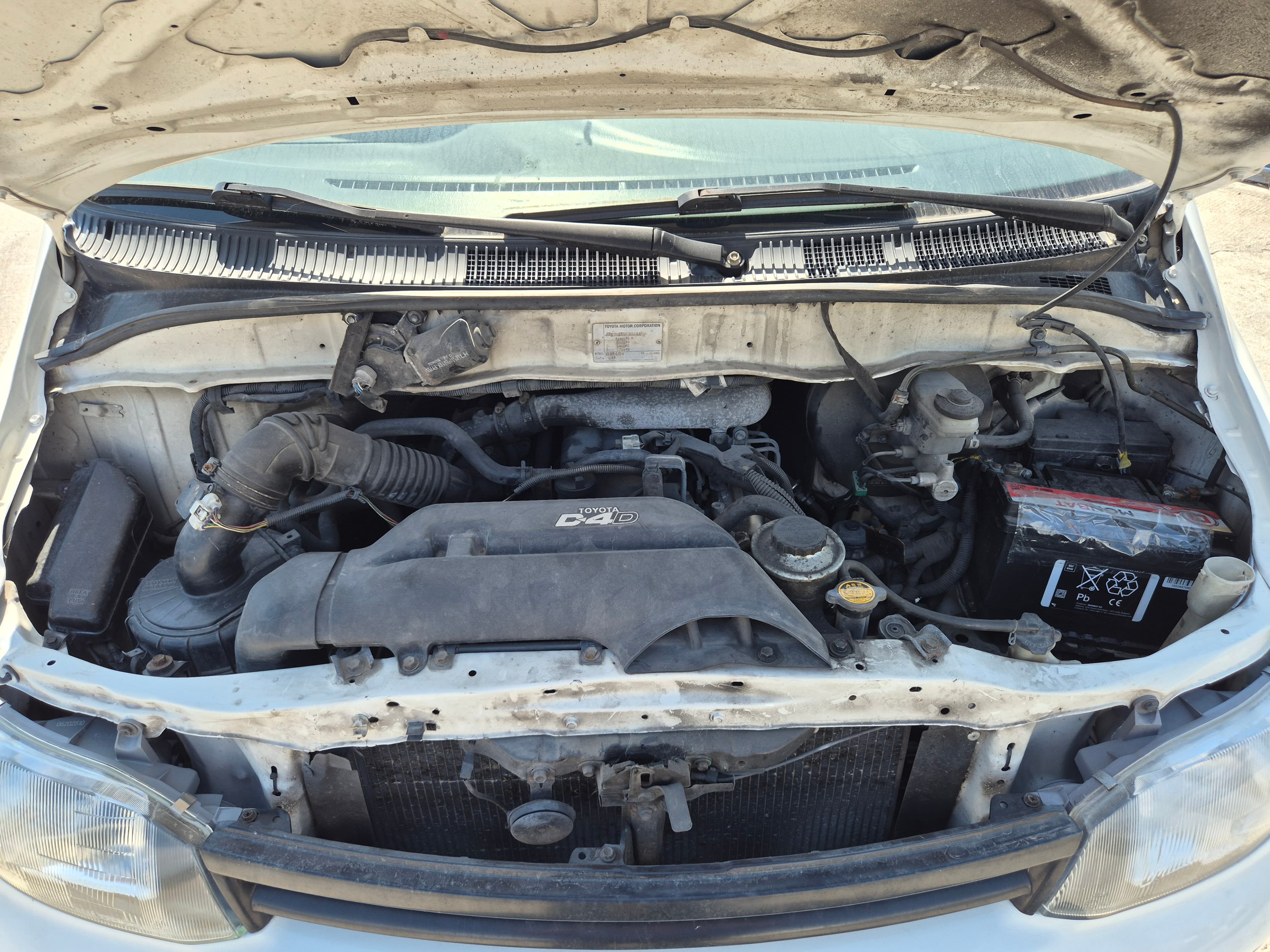 Toyota Hiace · 9 Lugares · Ano 2006 — imagen 38