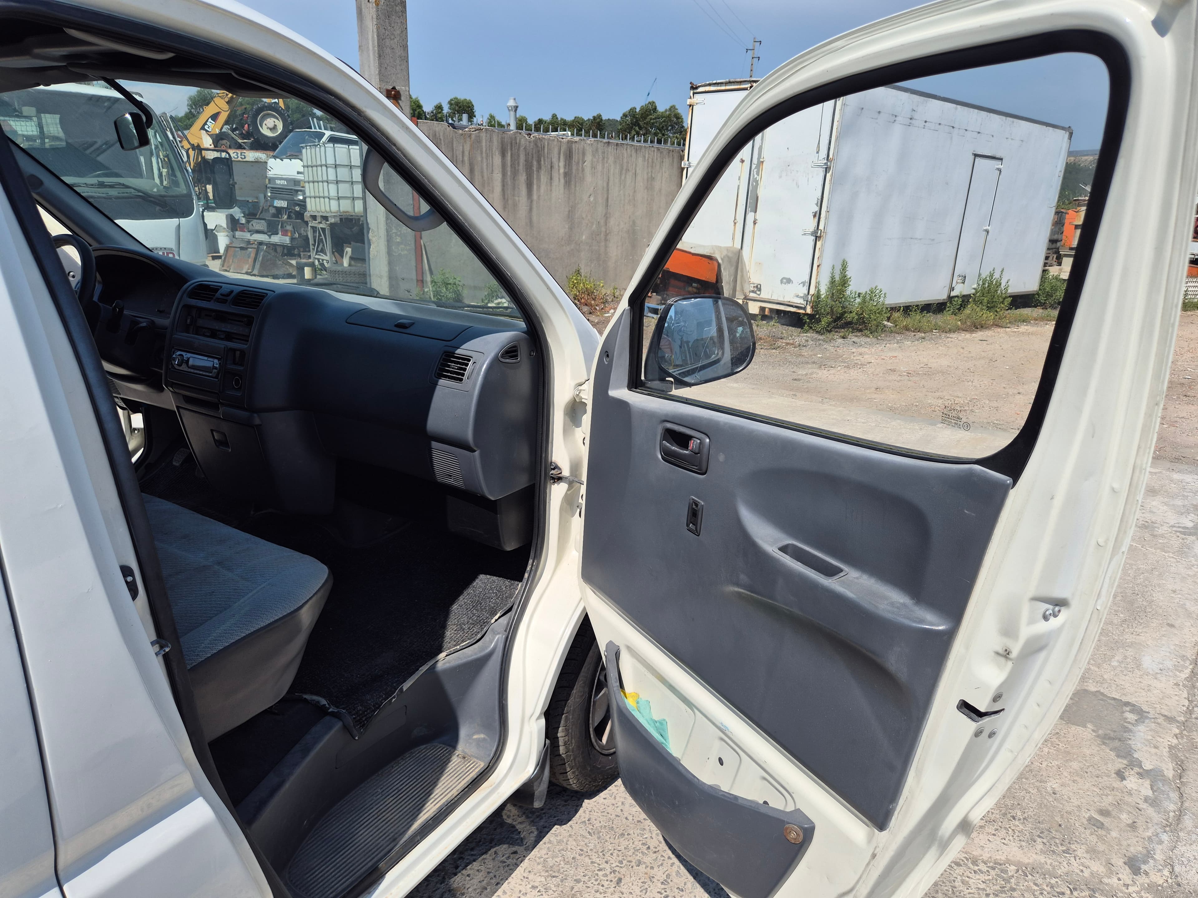 Toyota Hiace · 9 Lugares · Ano 2006 — imagen 17