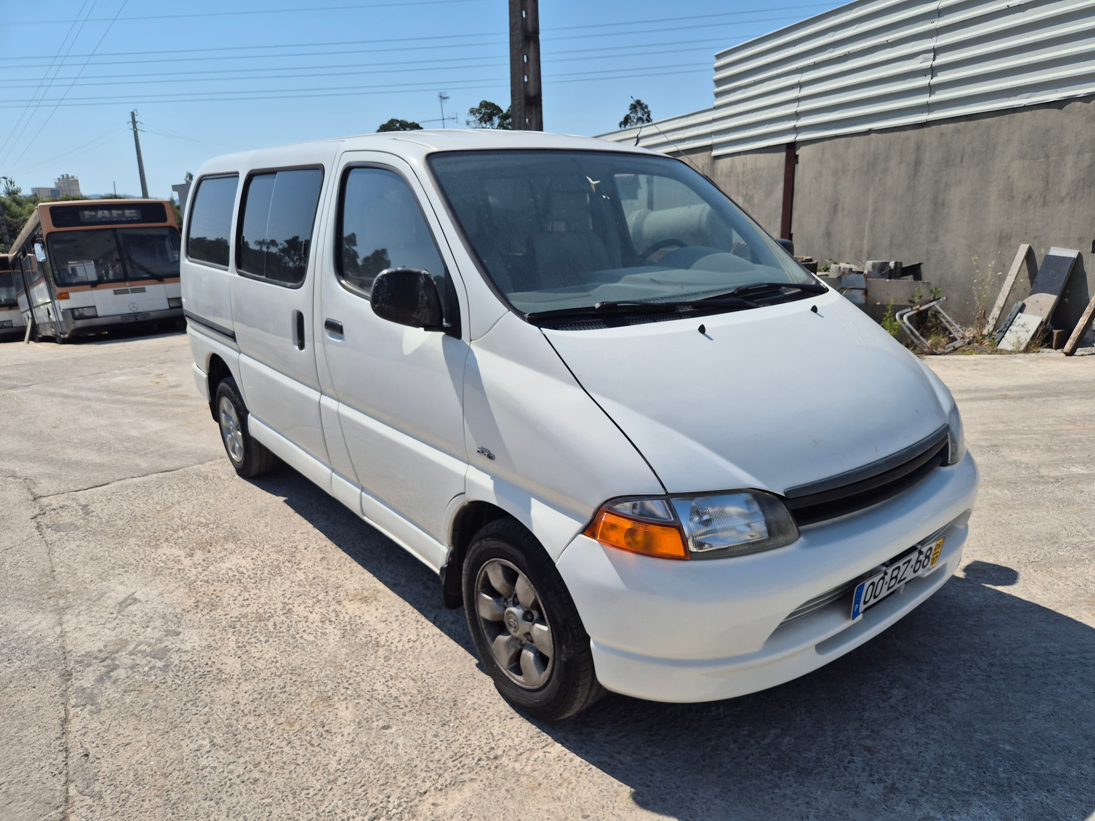 Toyota Hiace · 9 Lugares · Ano 2006 — imagen 3