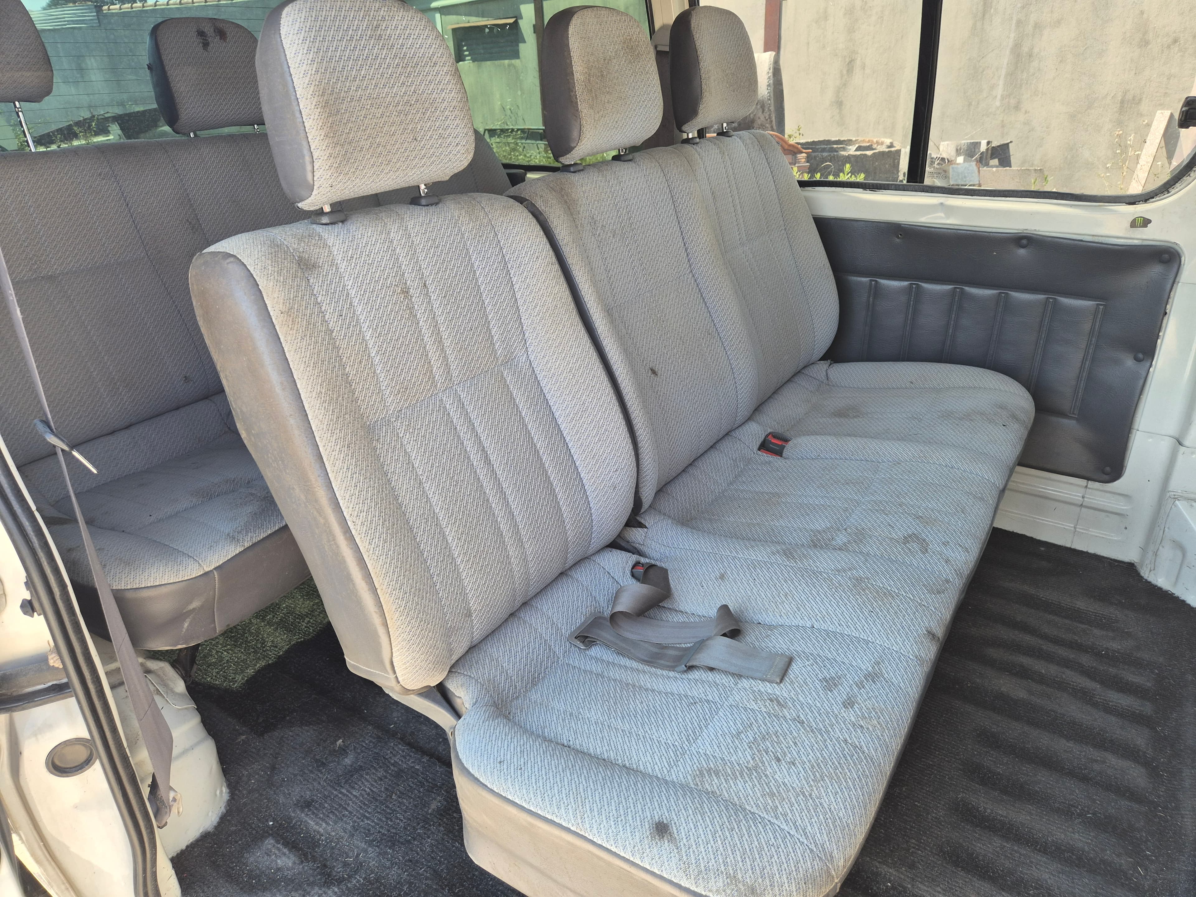Toyota Hiace · 9 Lugares · Ano 2006 — imagen 16
