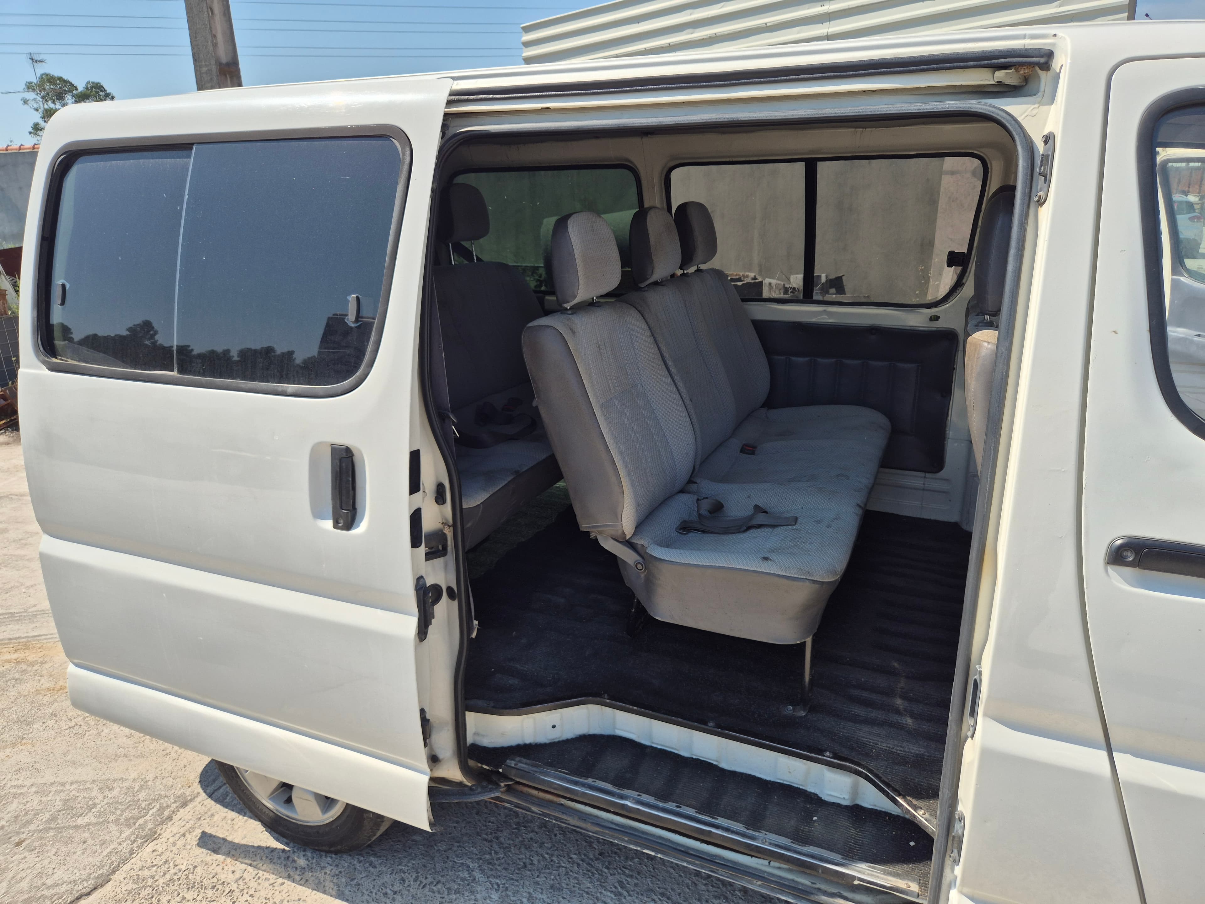 Toyota Hiace · 9 Lugares · Ano 2006 — imagen 14
