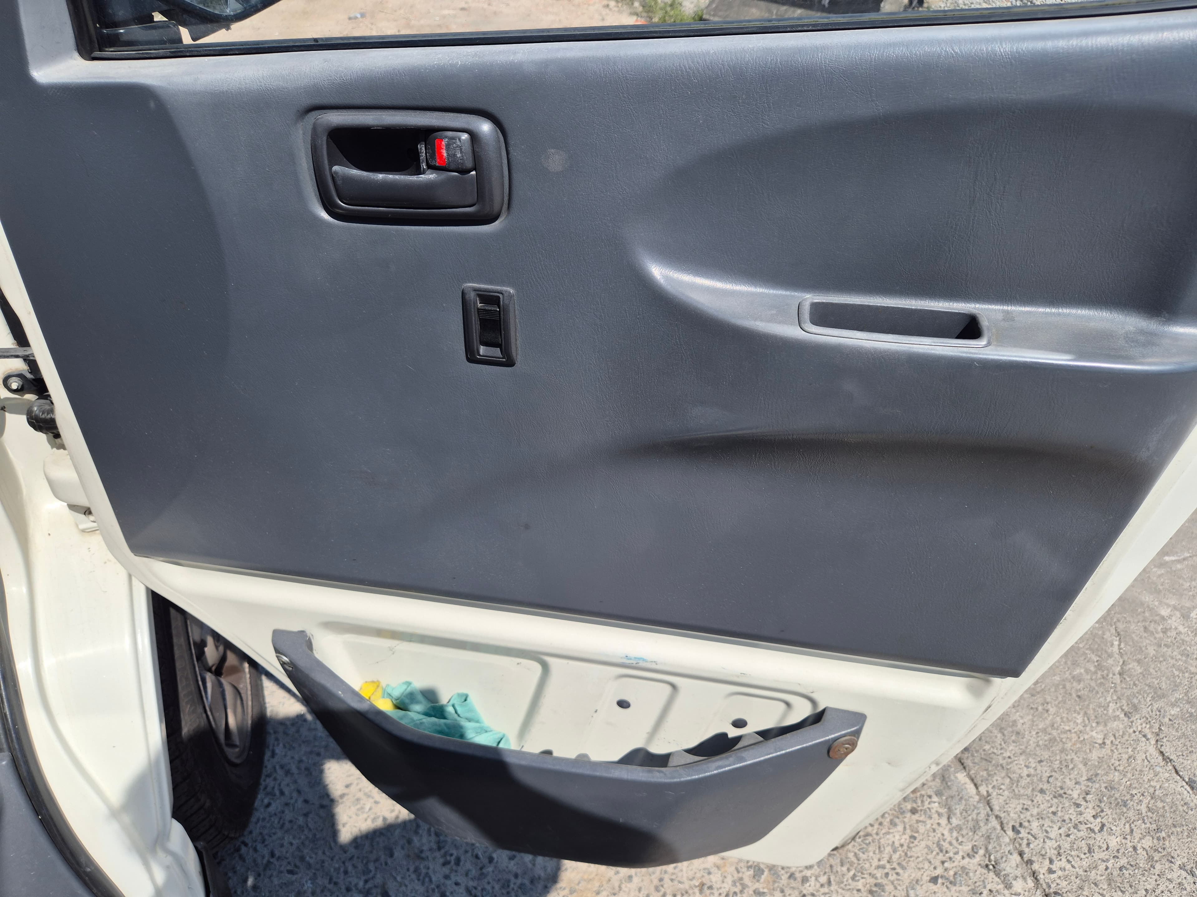 Toyota Hiace · 9 Lugares · Ano 2006 — imagen 18