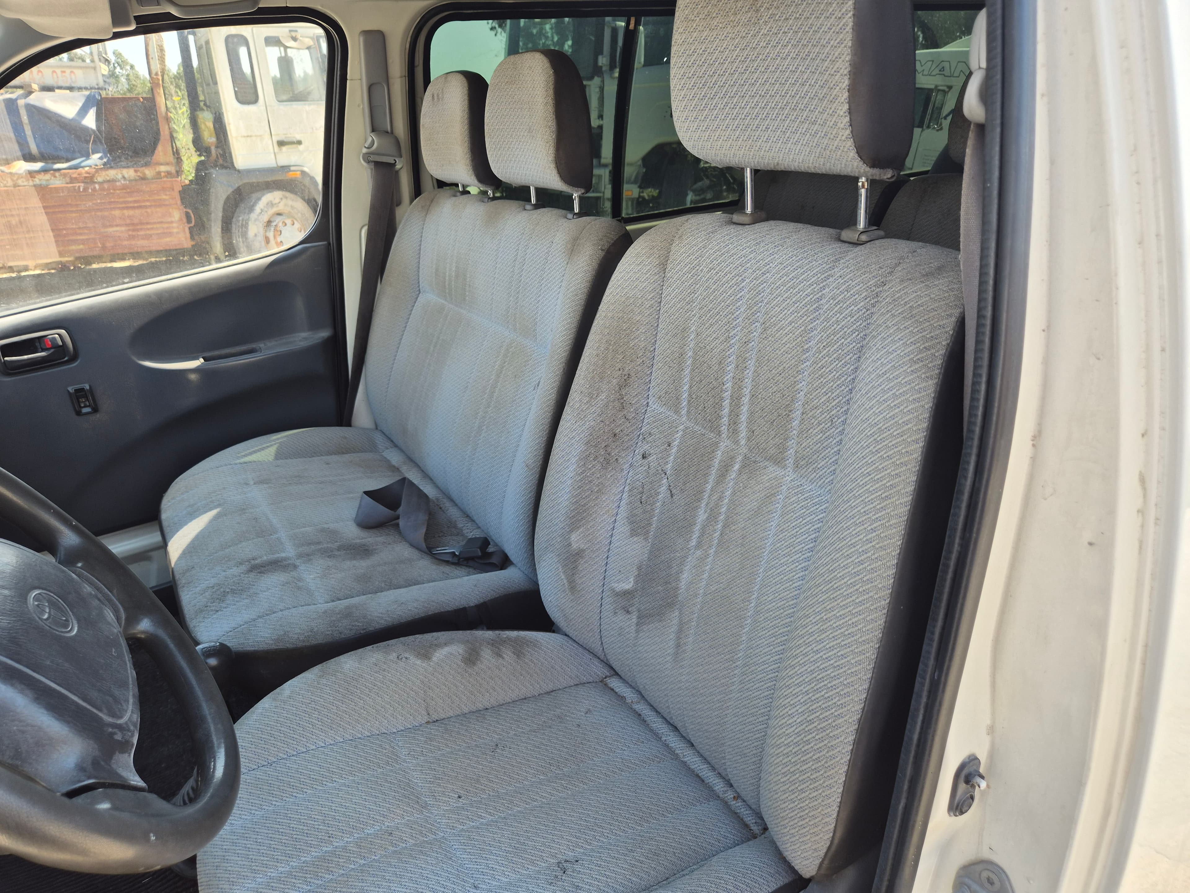 Toyota Hiace · 9 Lugares · Ano 2006 — imagen 22