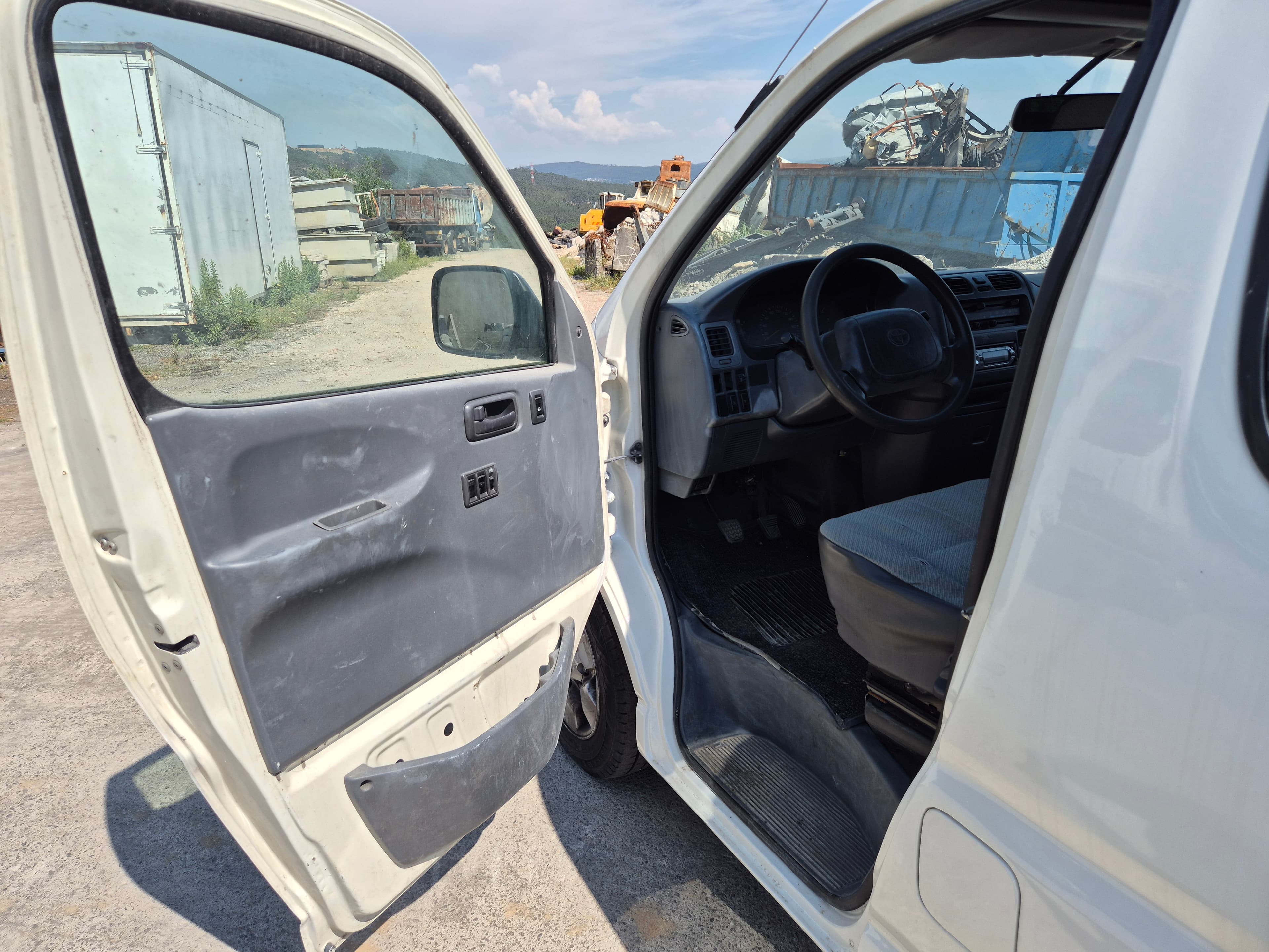 Toyota Hiace · 9 Lugares · Ano 2006 — imagen 20