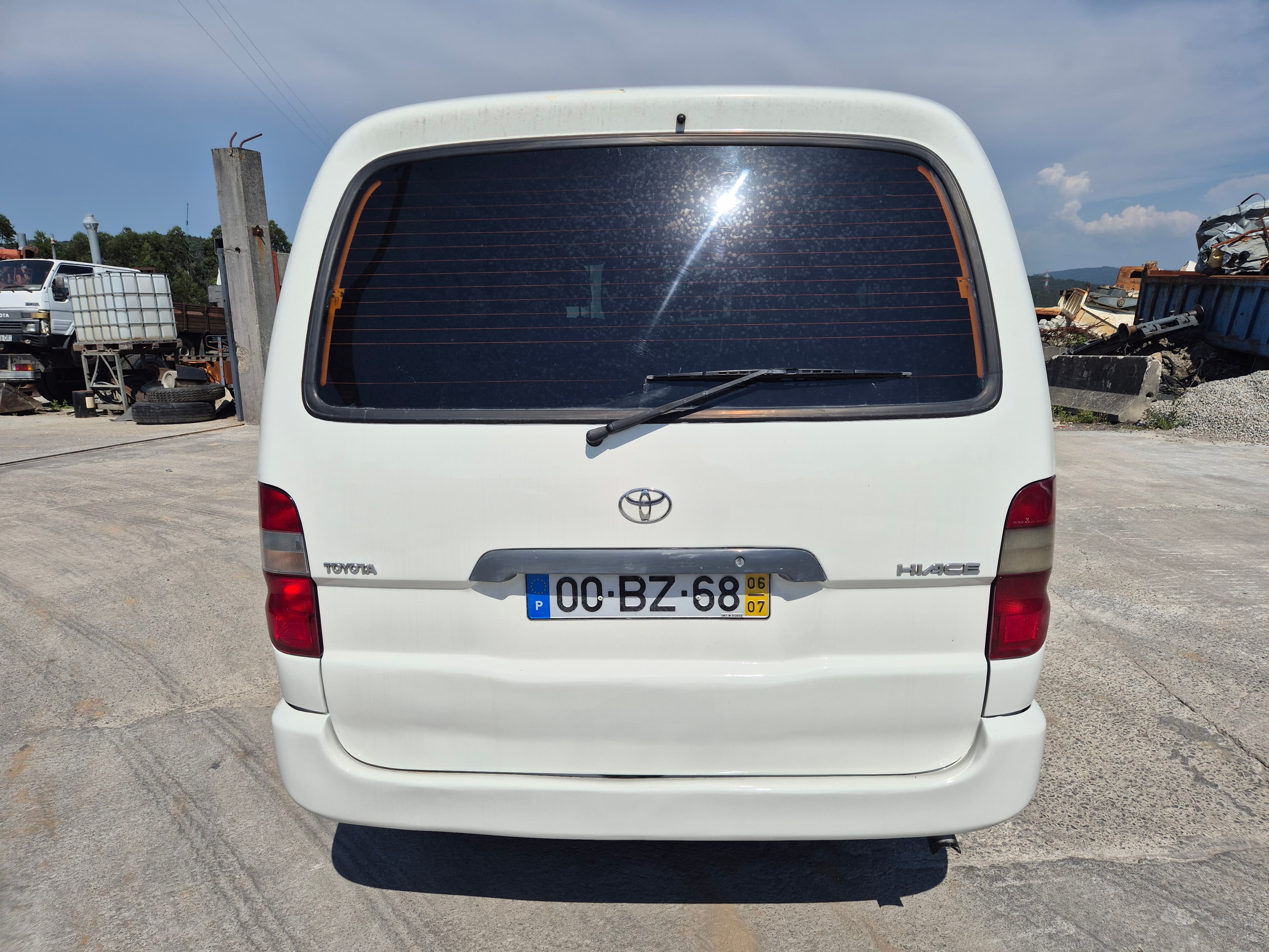 Toyota Hiace · 9 Lugares · Ano 2006 — imagen 5