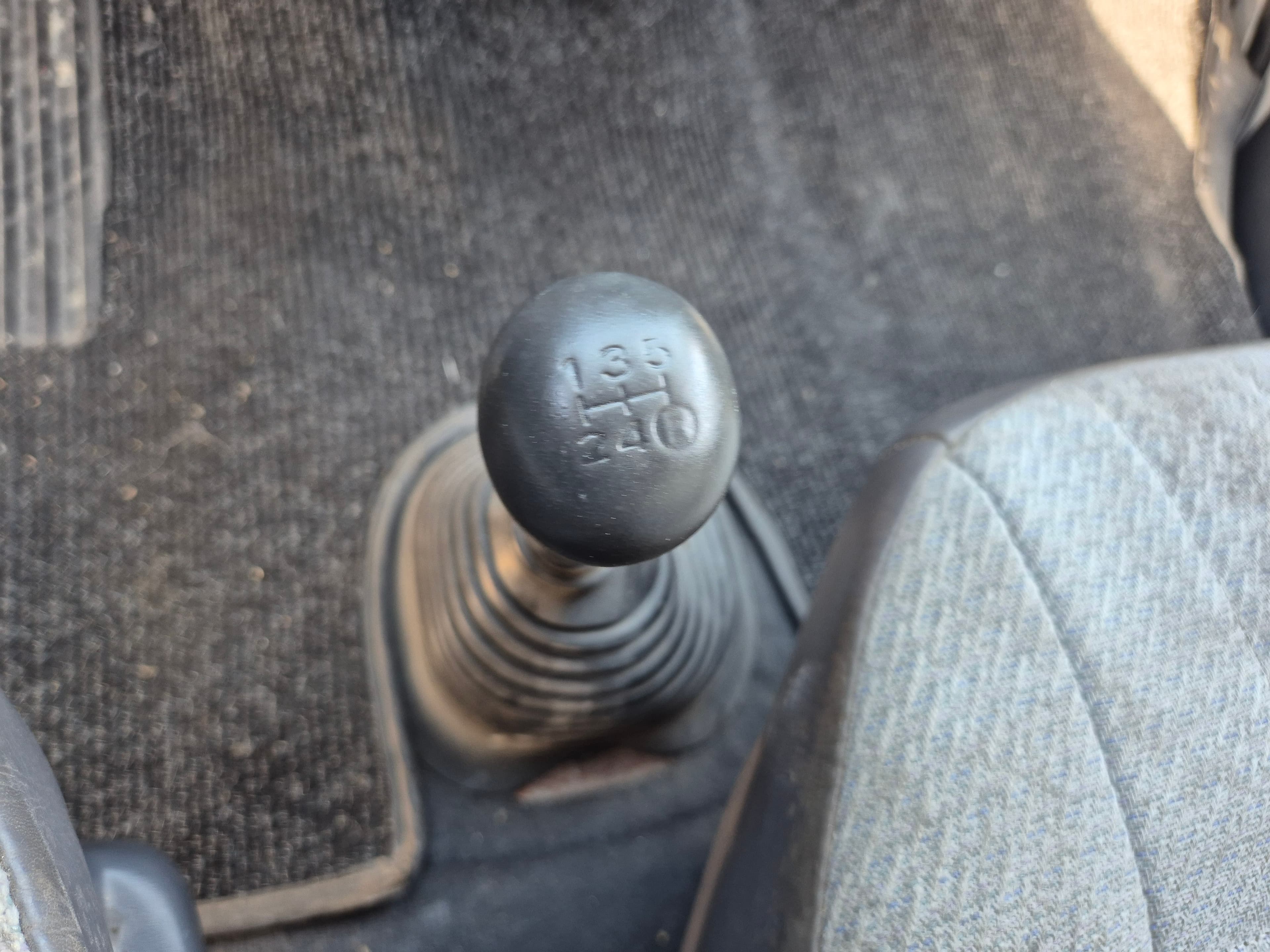 Toyota Hiace · 9 Lugares · Ano 2006 — imagen 34