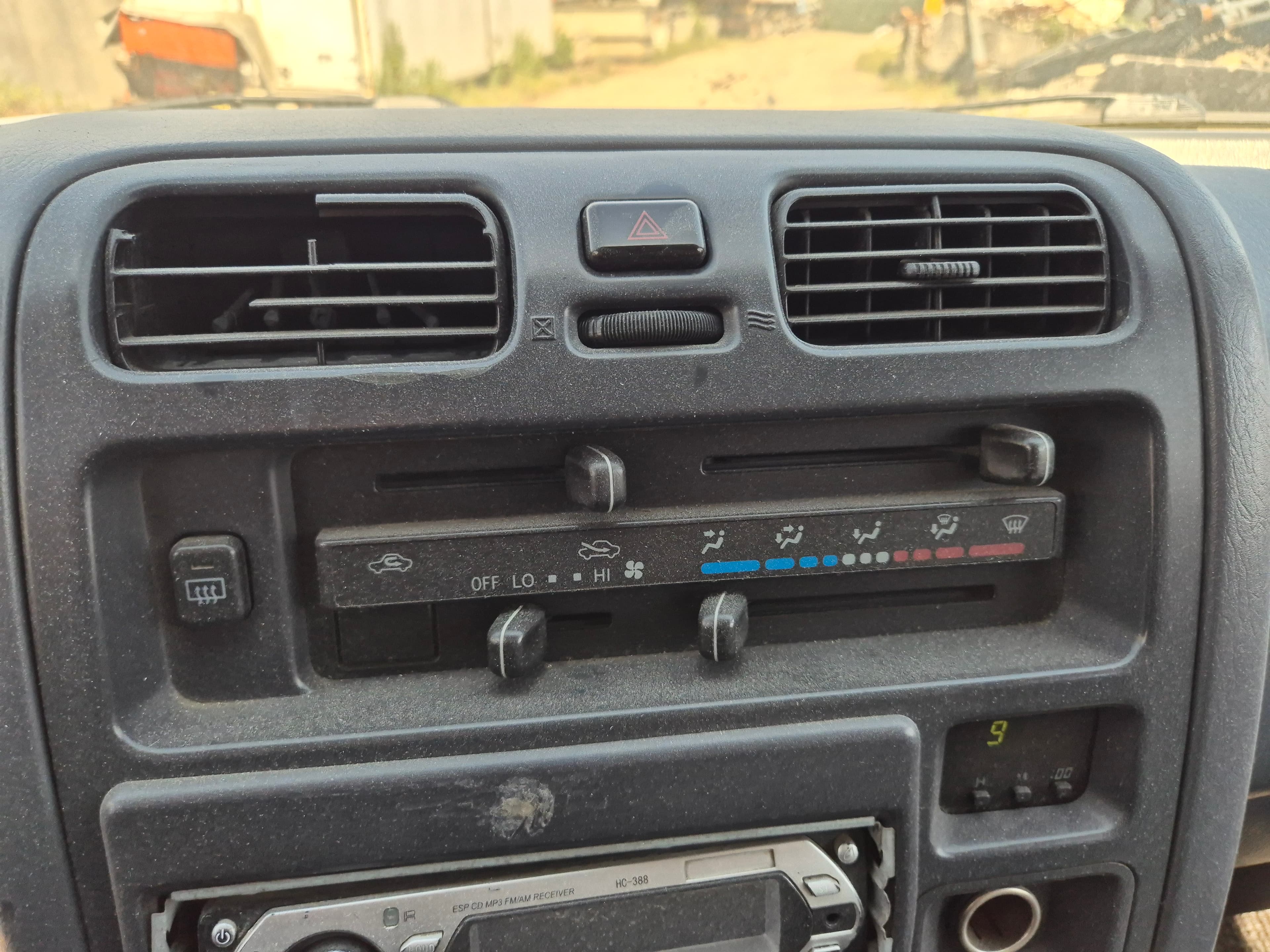 Toyota Hiace · 9 Lugares · Ano 2006 — imagen 36