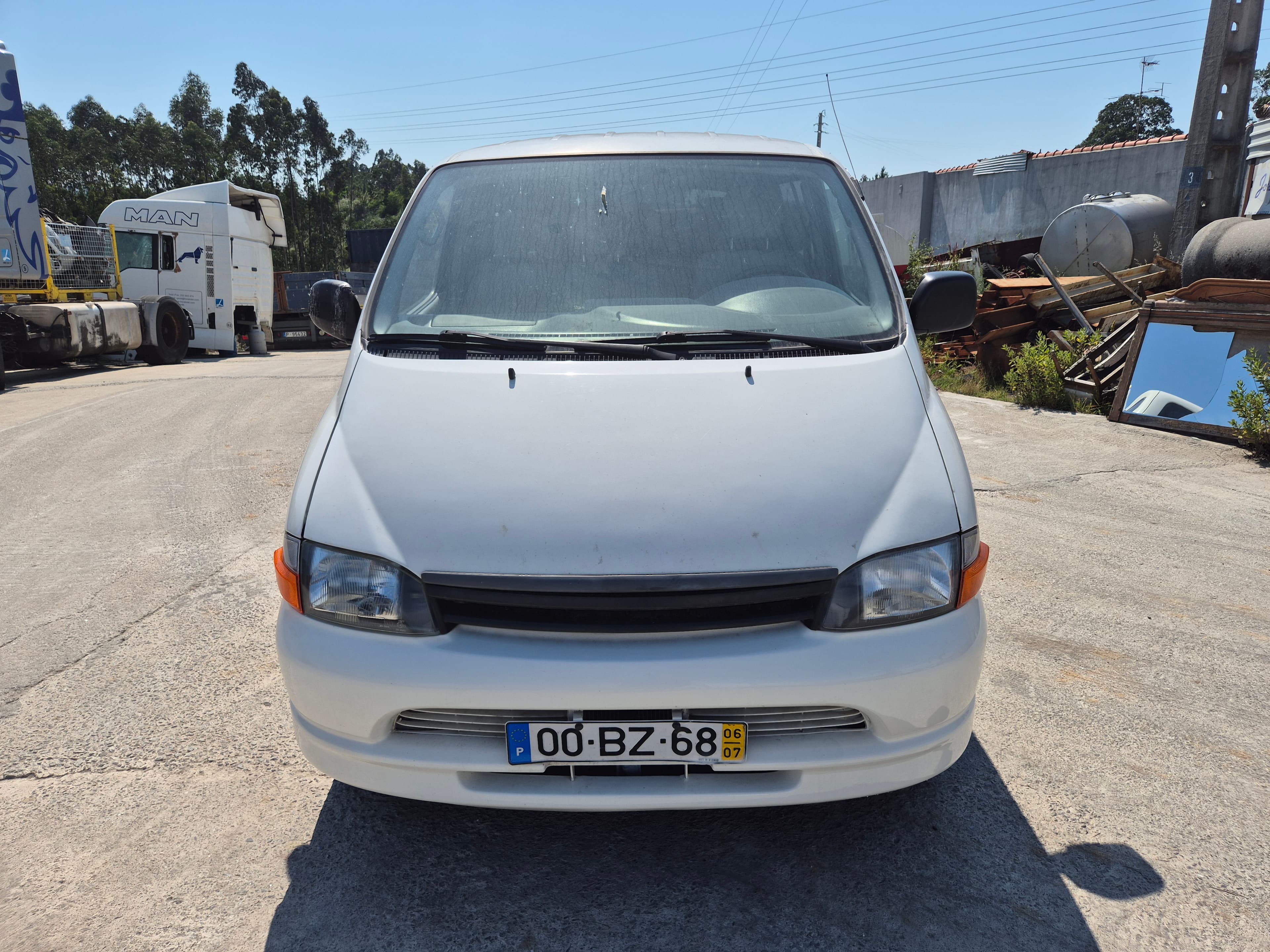 Toyota Hiace · 9 Lugares · Ano 2006 — imagen 2