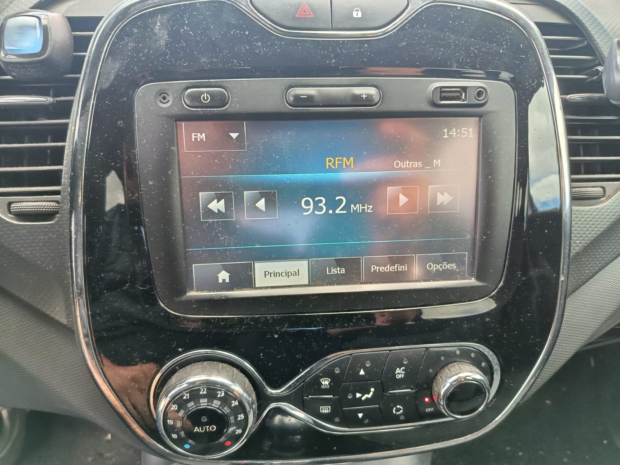 Renault Captur · Año 2015 — imagen 12