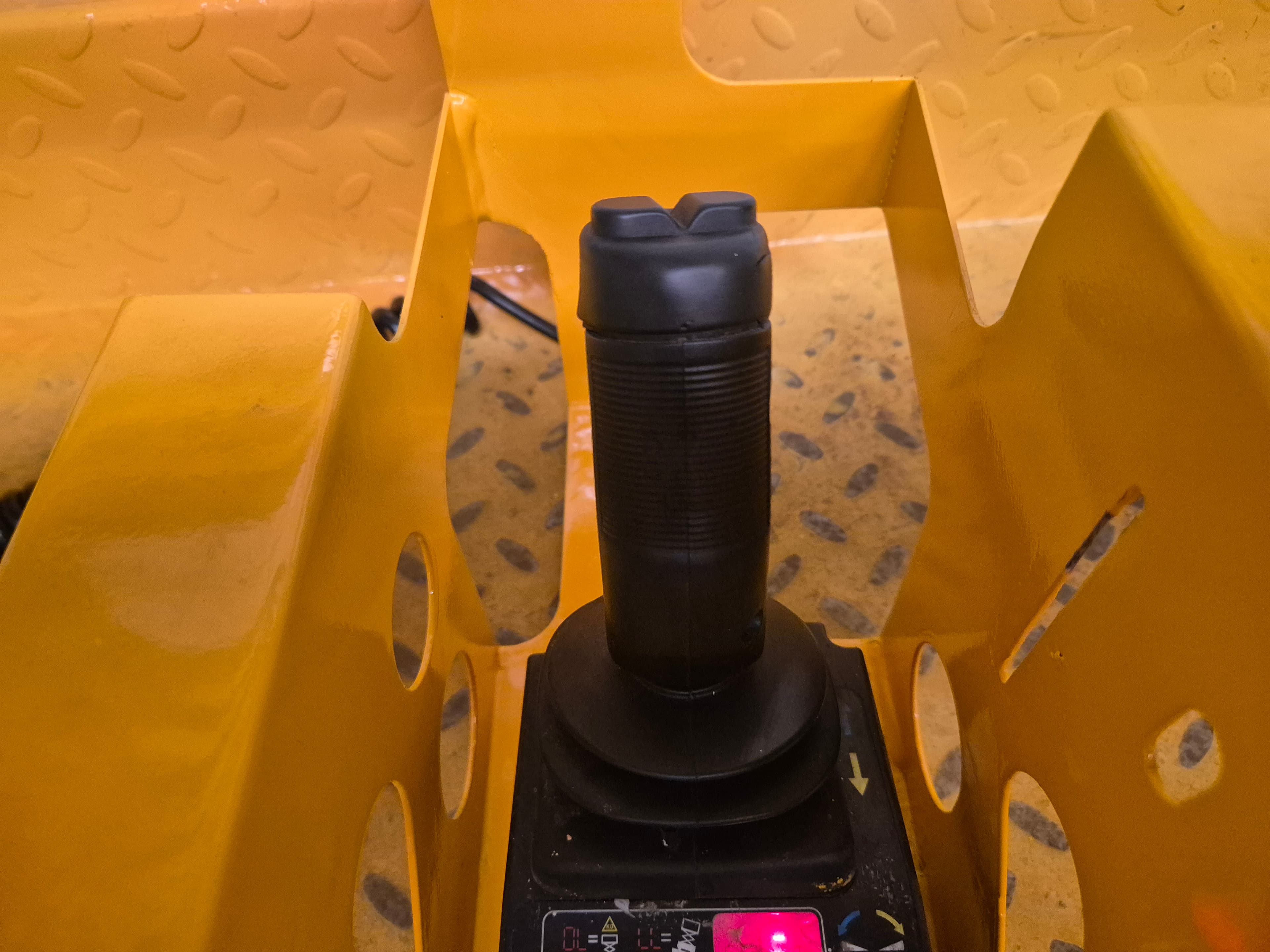 Plataforma Elevatória JCB — imagen 12
