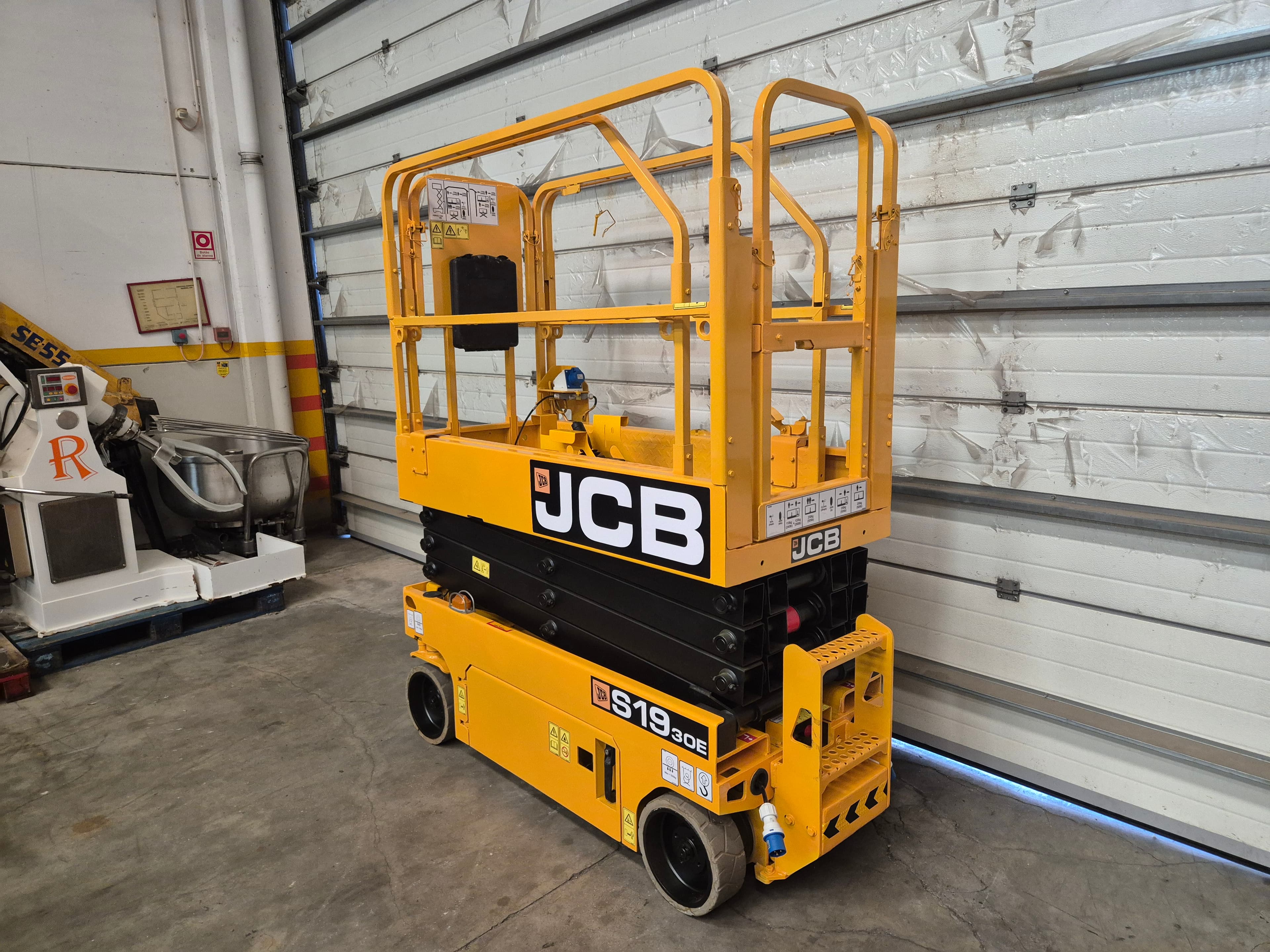 Plataforma Elevatória JCB — imagen 4