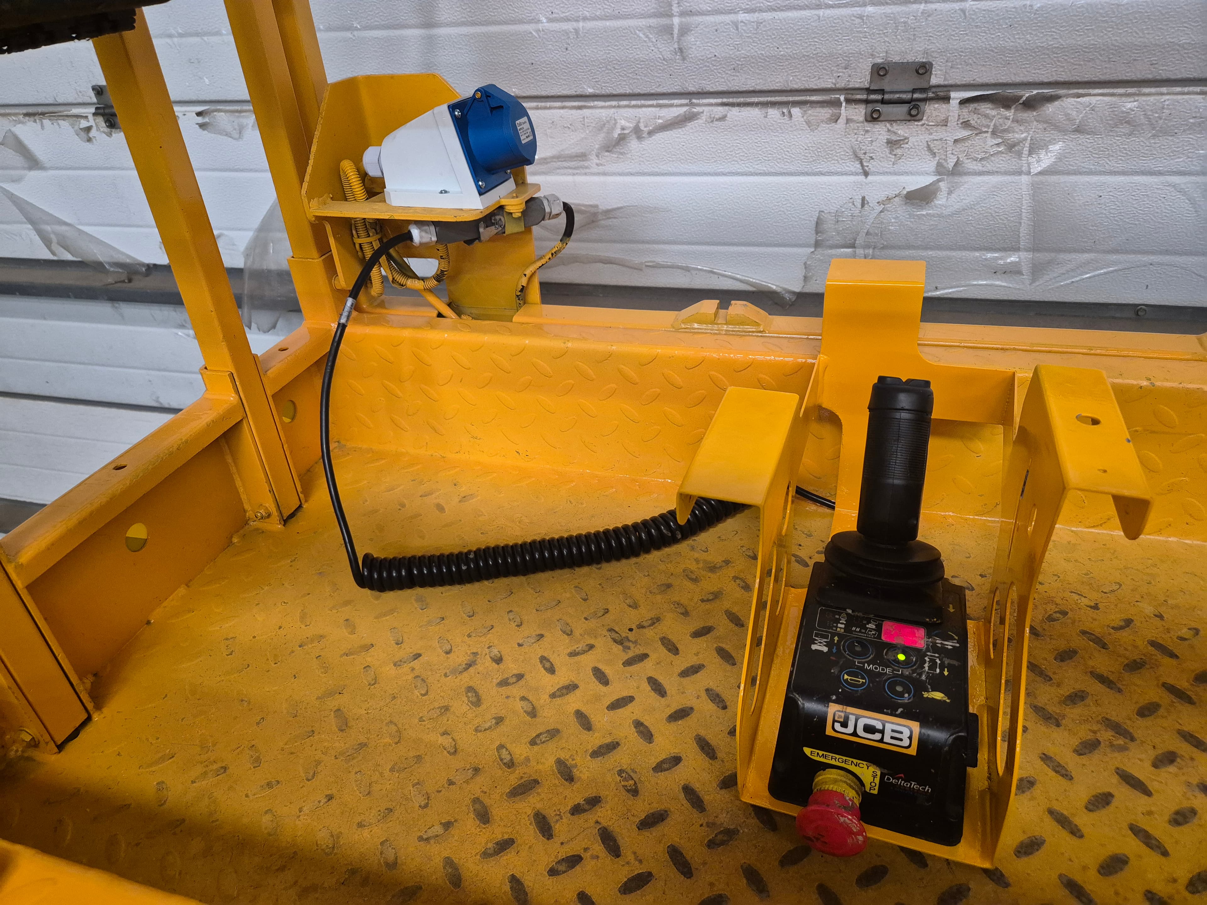 Plataforma Elevatória JCB — imagen 15