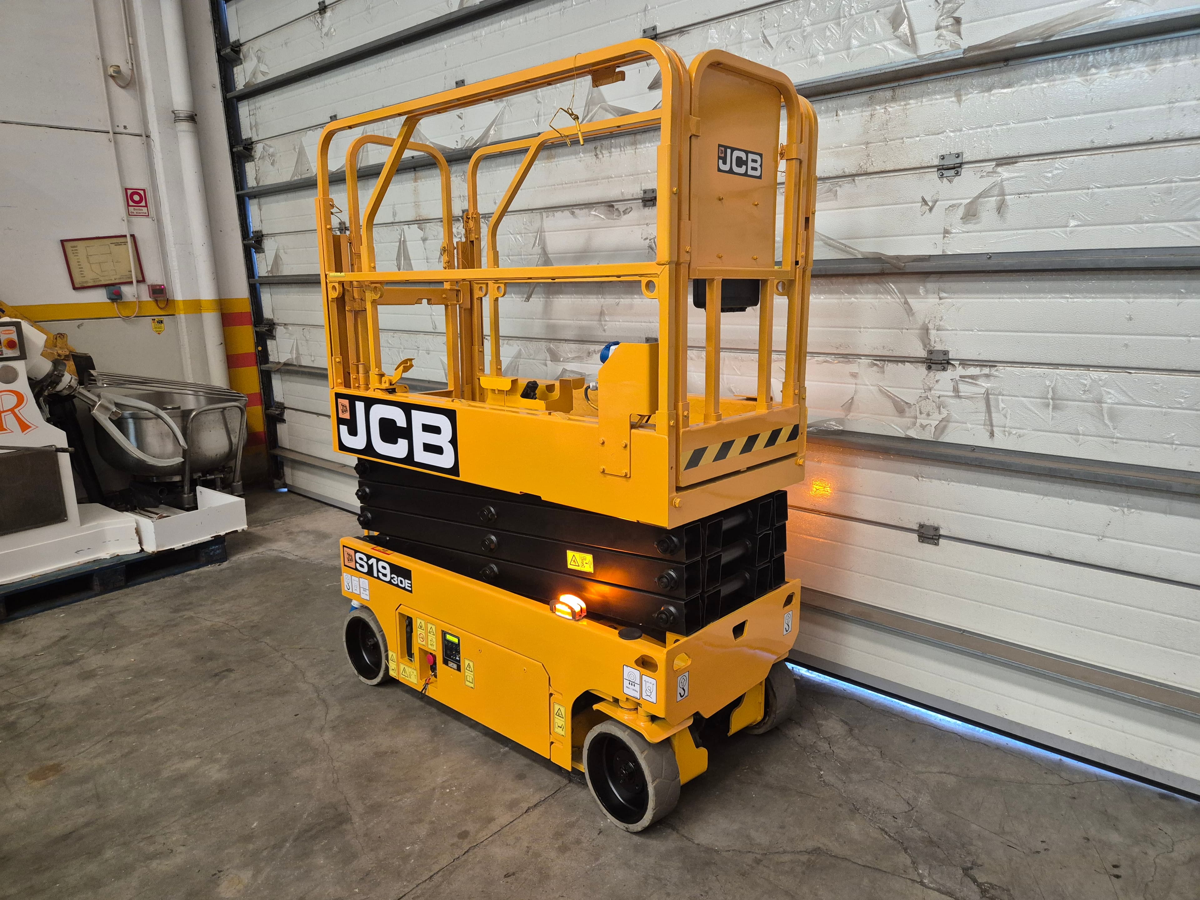 Plataforma Elevatória JCB — imagen 2